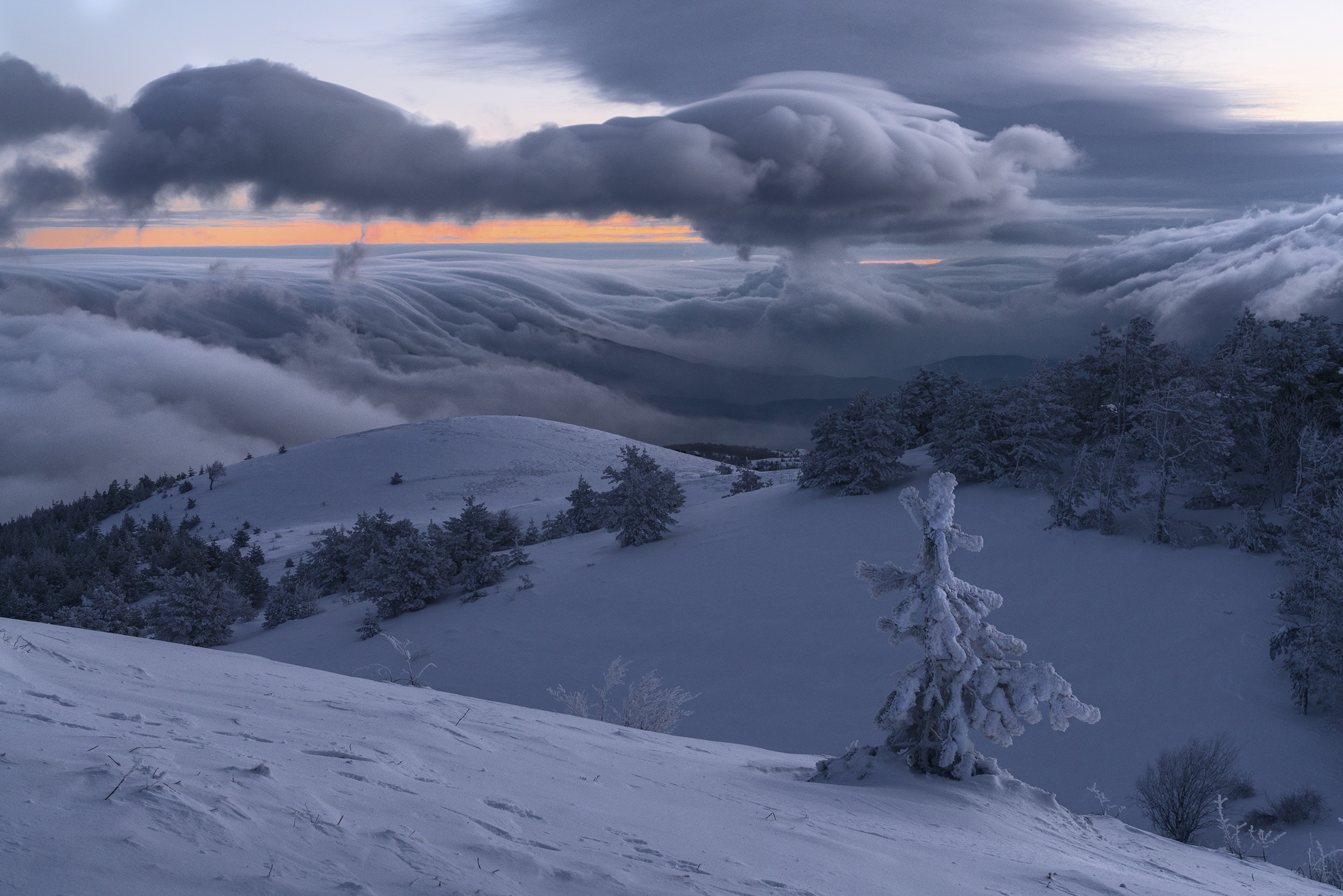 Download mobile wallpaper Landscape, Winter, Nature, Snow, Horizon, Earth, Cloud for free.