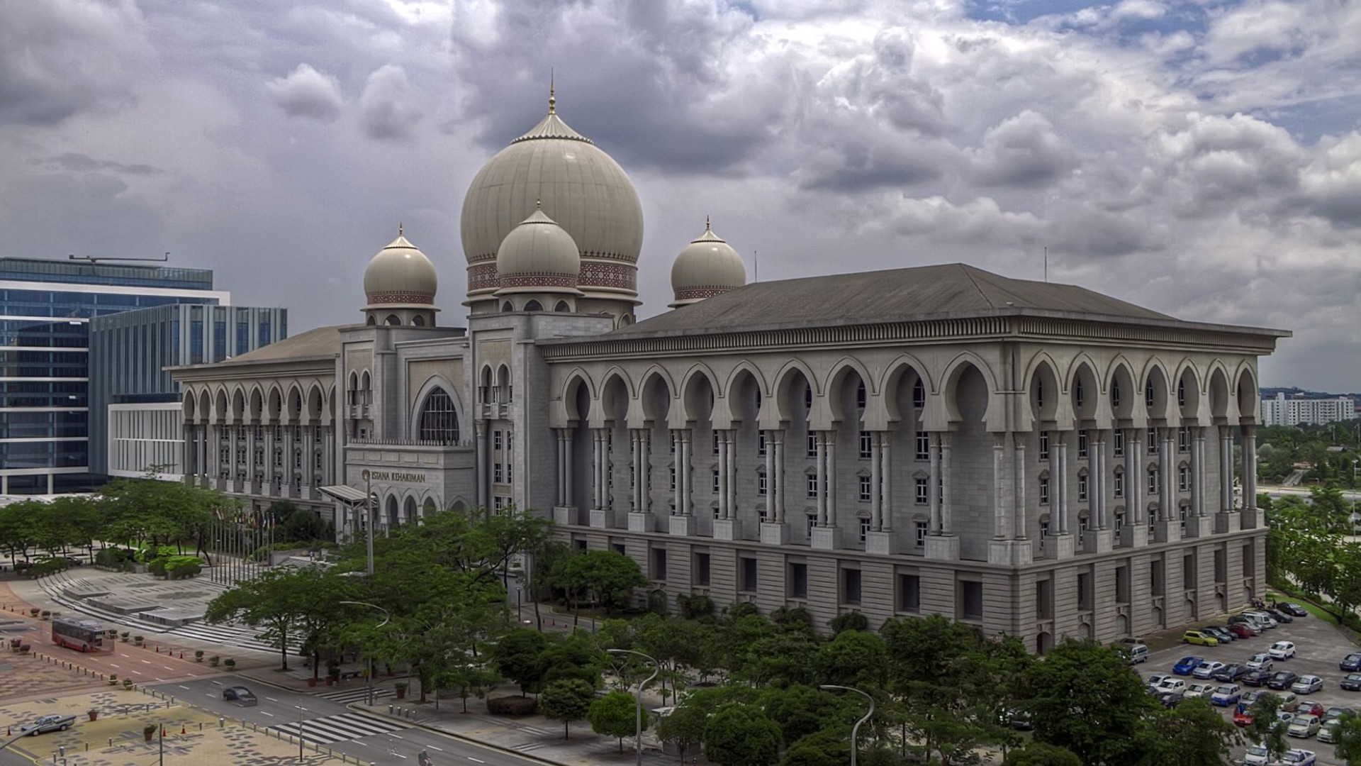 Скачать картинку Куала Лумпур, Малайзия, Сделано Человеком, Дворец Правосудия (Малайзия) в телефон бесплатно.
