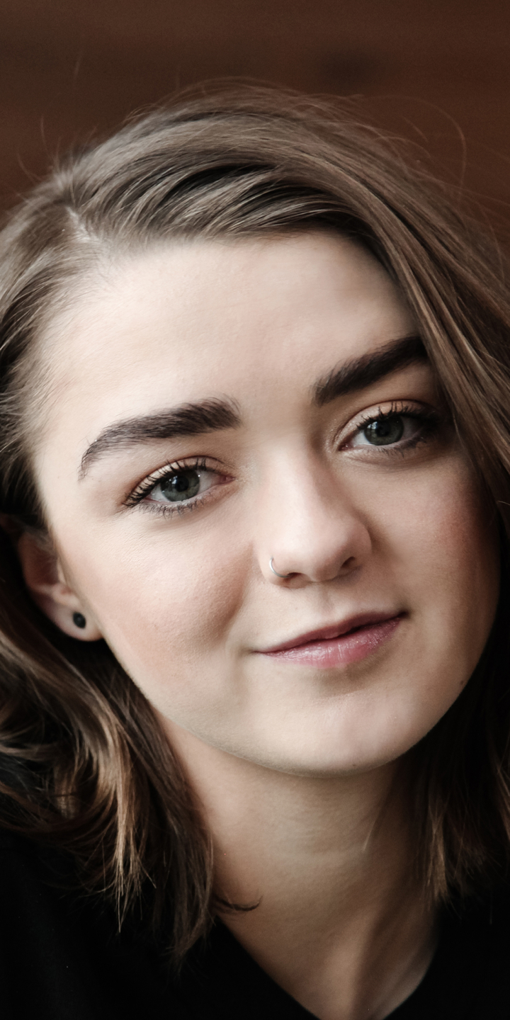 Download mobile wallpaper English, Face, Brunette, Celebrity, Actress, Maisie Williams for free.