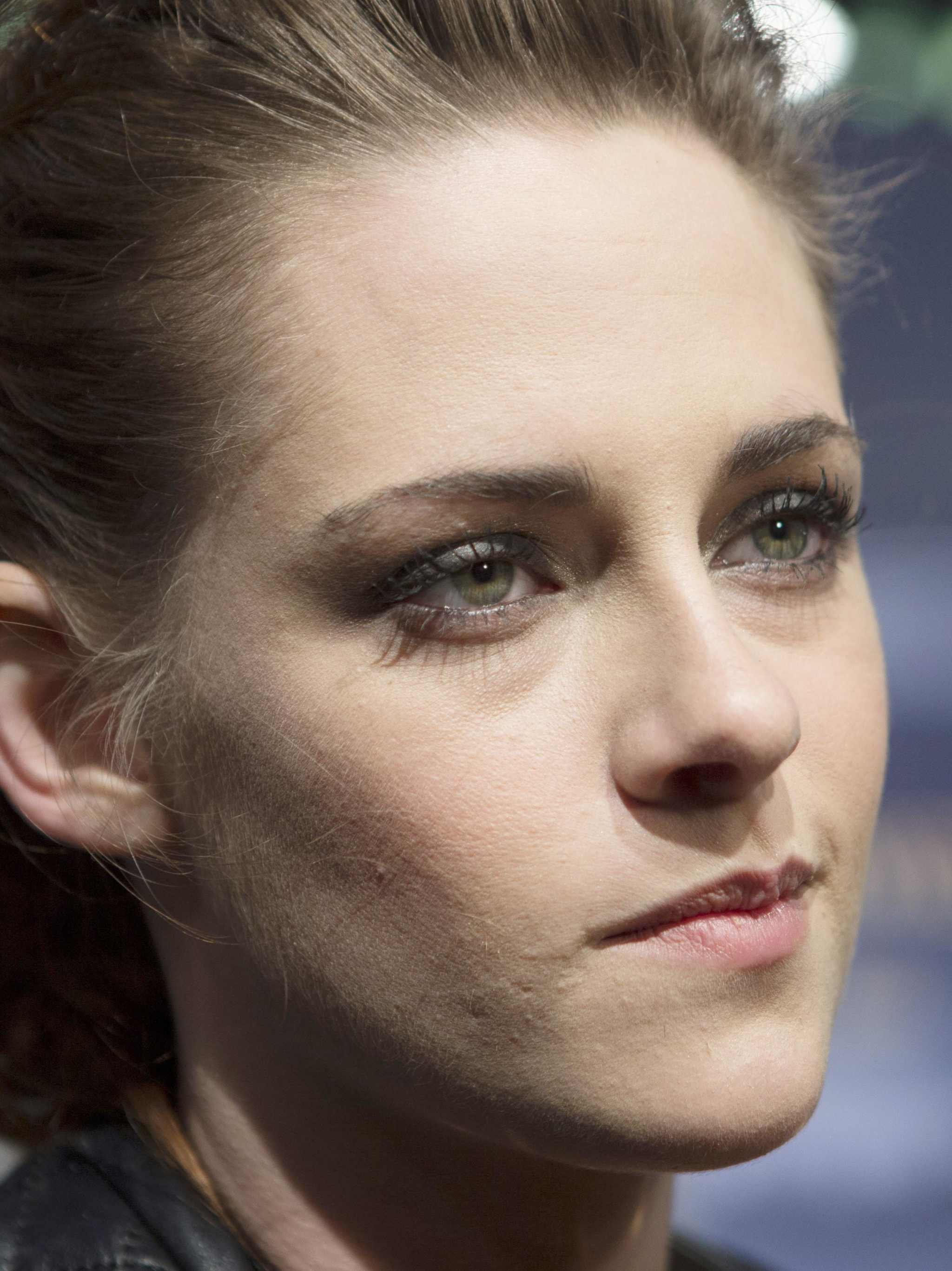 Descarga gratuita de fondo de pantalla para móvil de Kristen Stewart, Celebridades.