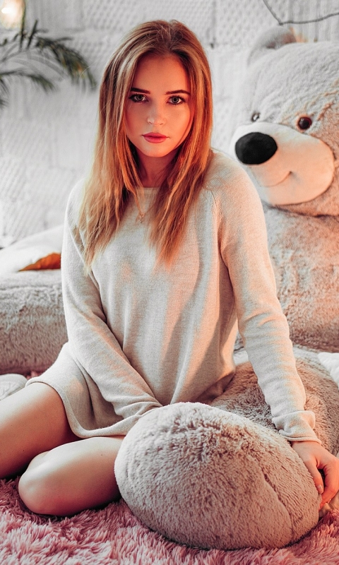 Download mobile wallpaper Teddy Bear, Model, Women, Stuffed Animal for free.