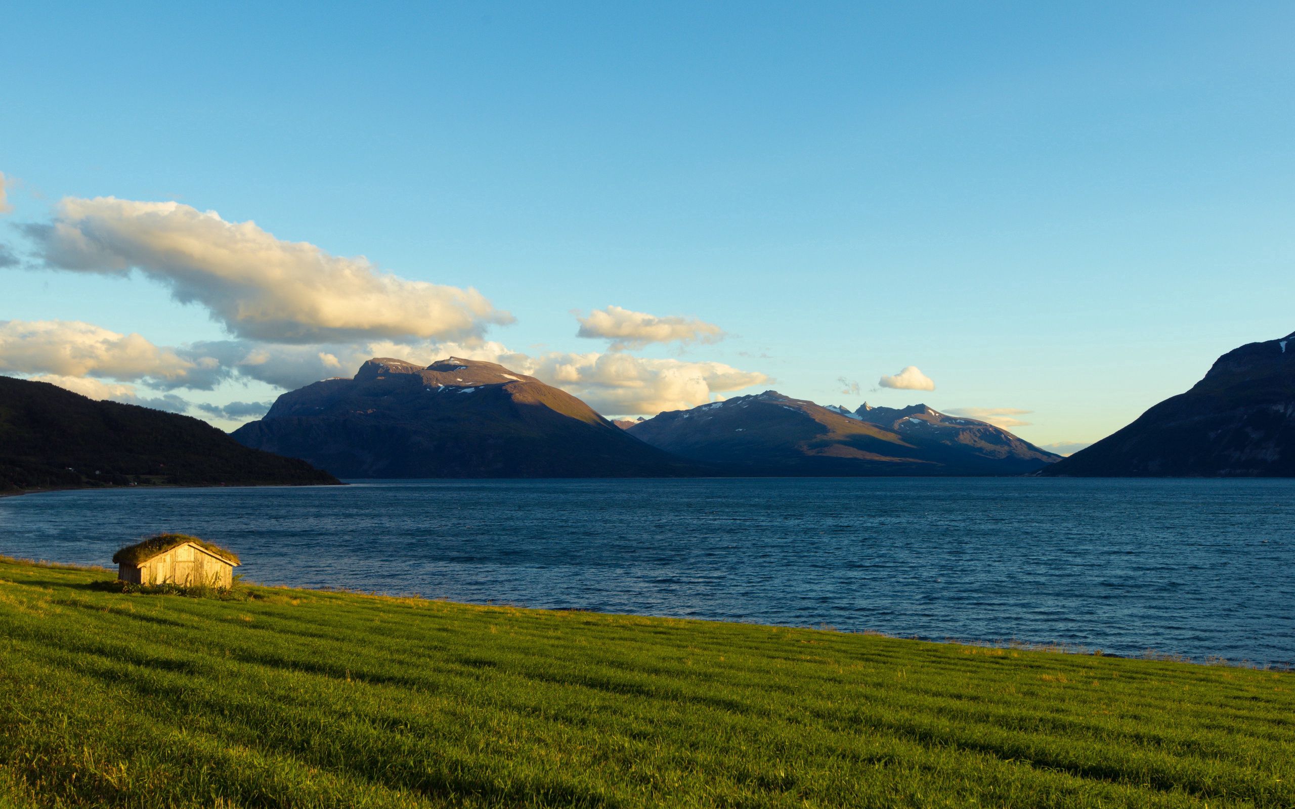 Baixe gratuitamente a imagem Lar, Noruega, Baía, Natureza, Casa, Paisagem na área de trabalho do seu PC