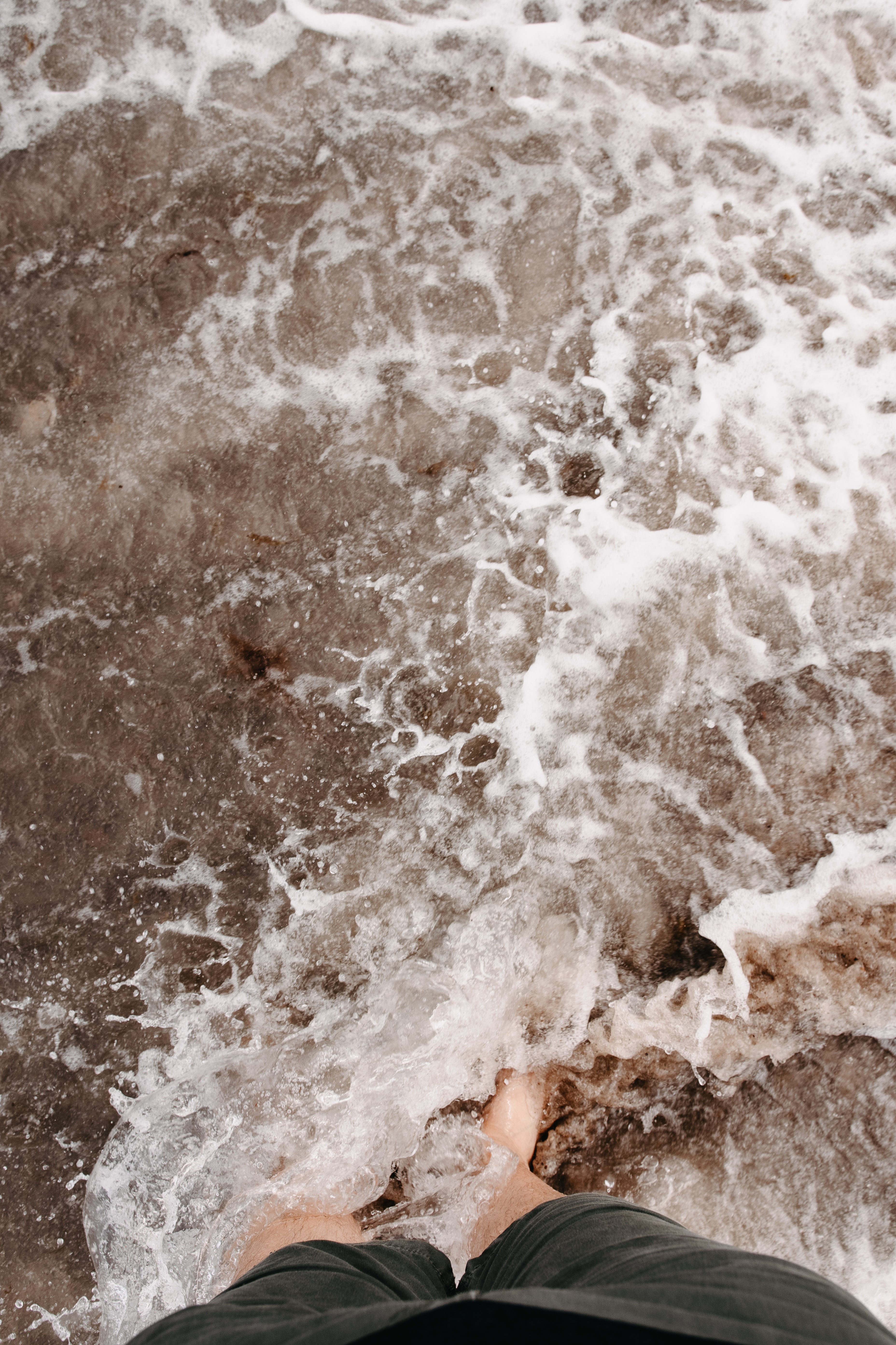 sea, coast, miscellanea, miscellaneous, legs, spray, foam Image for desktop