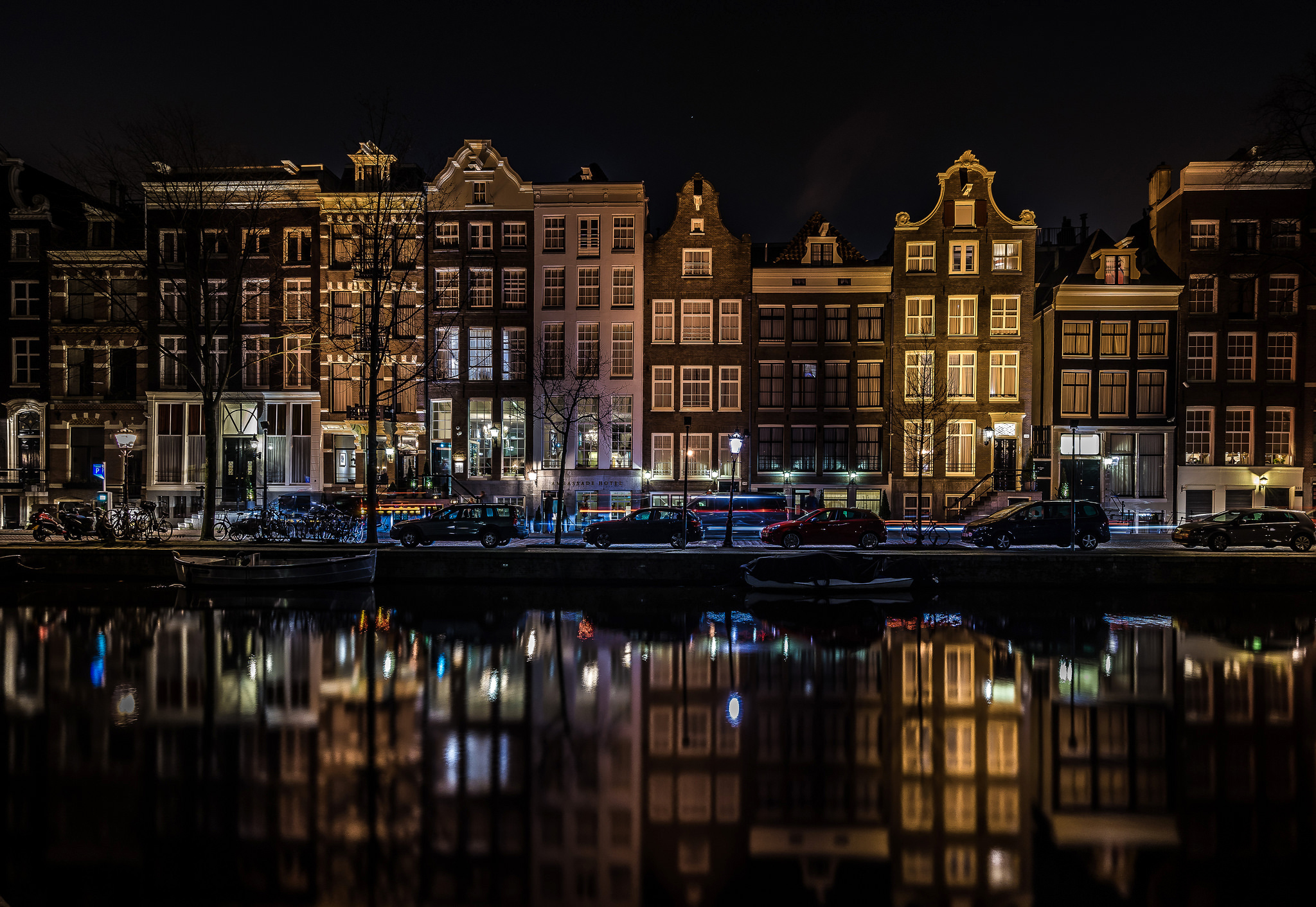 Laden Sie das Städte, Licht, Haus, Niederlande, Kanal, Nacht, Amsterdam, Menschengemacht, Spiegelung-Bild kostenlos auf Ihren PC-Desktop herunter