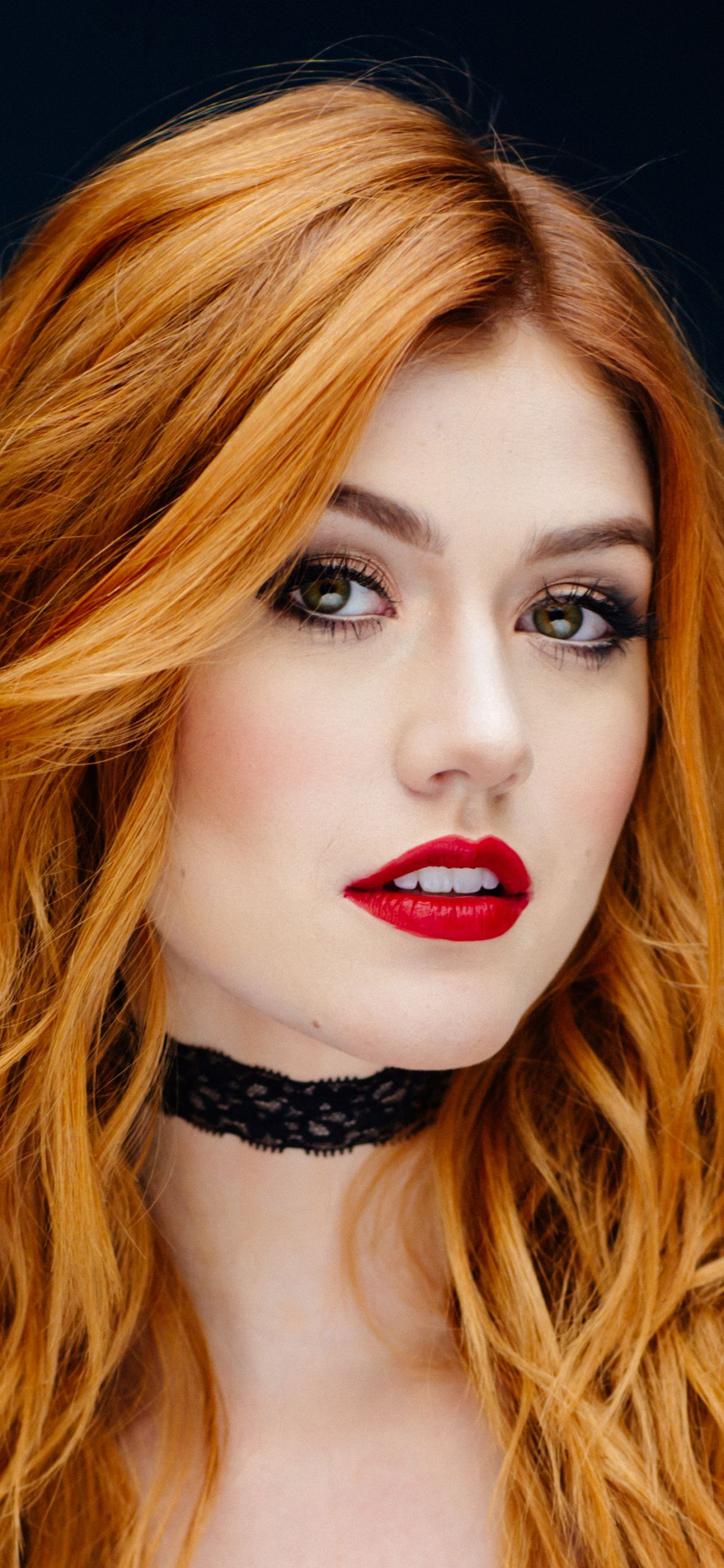 Download mobile wallpaper Redhead, Green Eyes, American, Celebrity, Actress, Lipstick, Katherine Mcnamara for free.