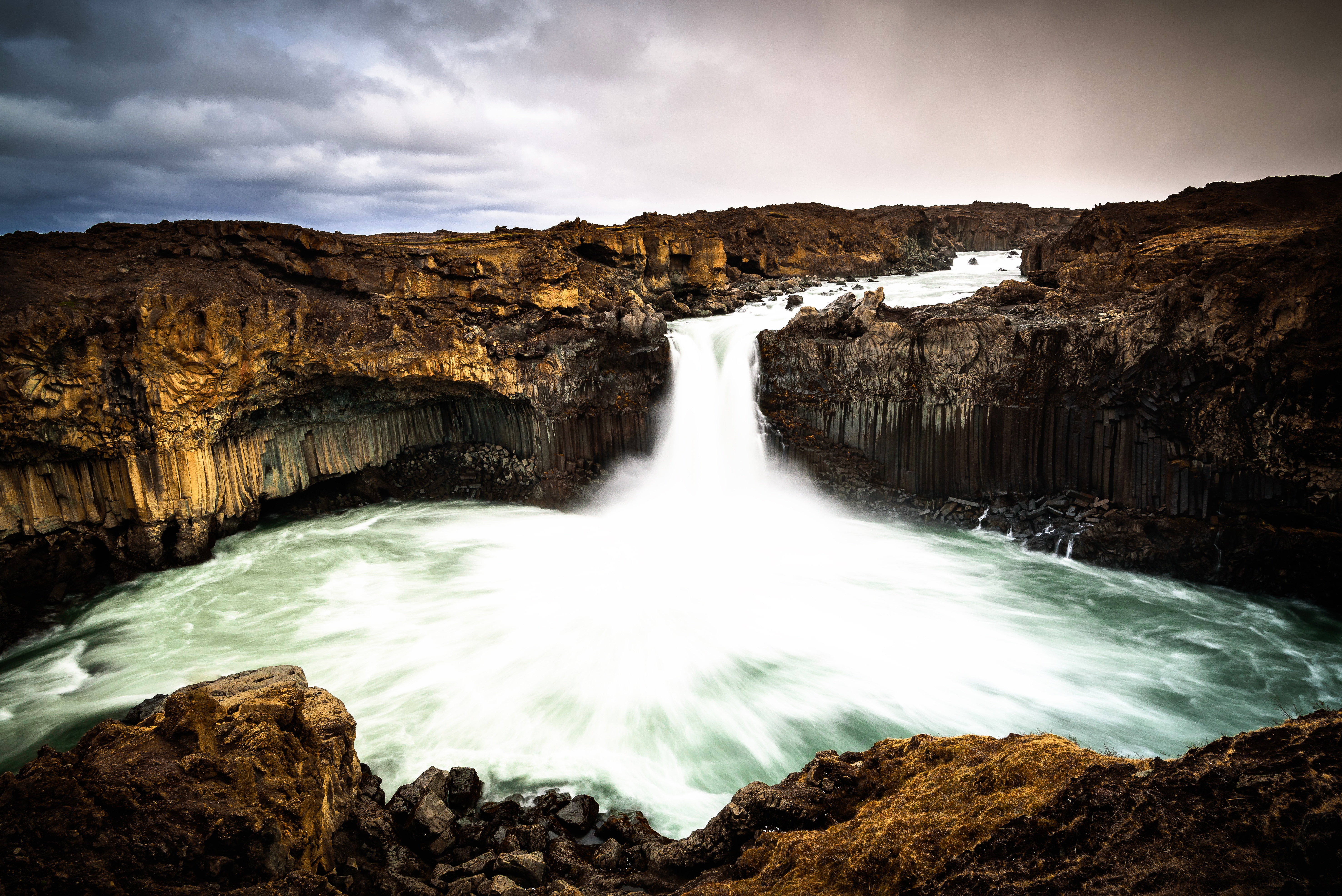 Descarga gratuita de fondo de pantalla para móvil de Naturaleza, Cascadas, Rio, Cascada, Acantilado, Tierra/naturaleza.