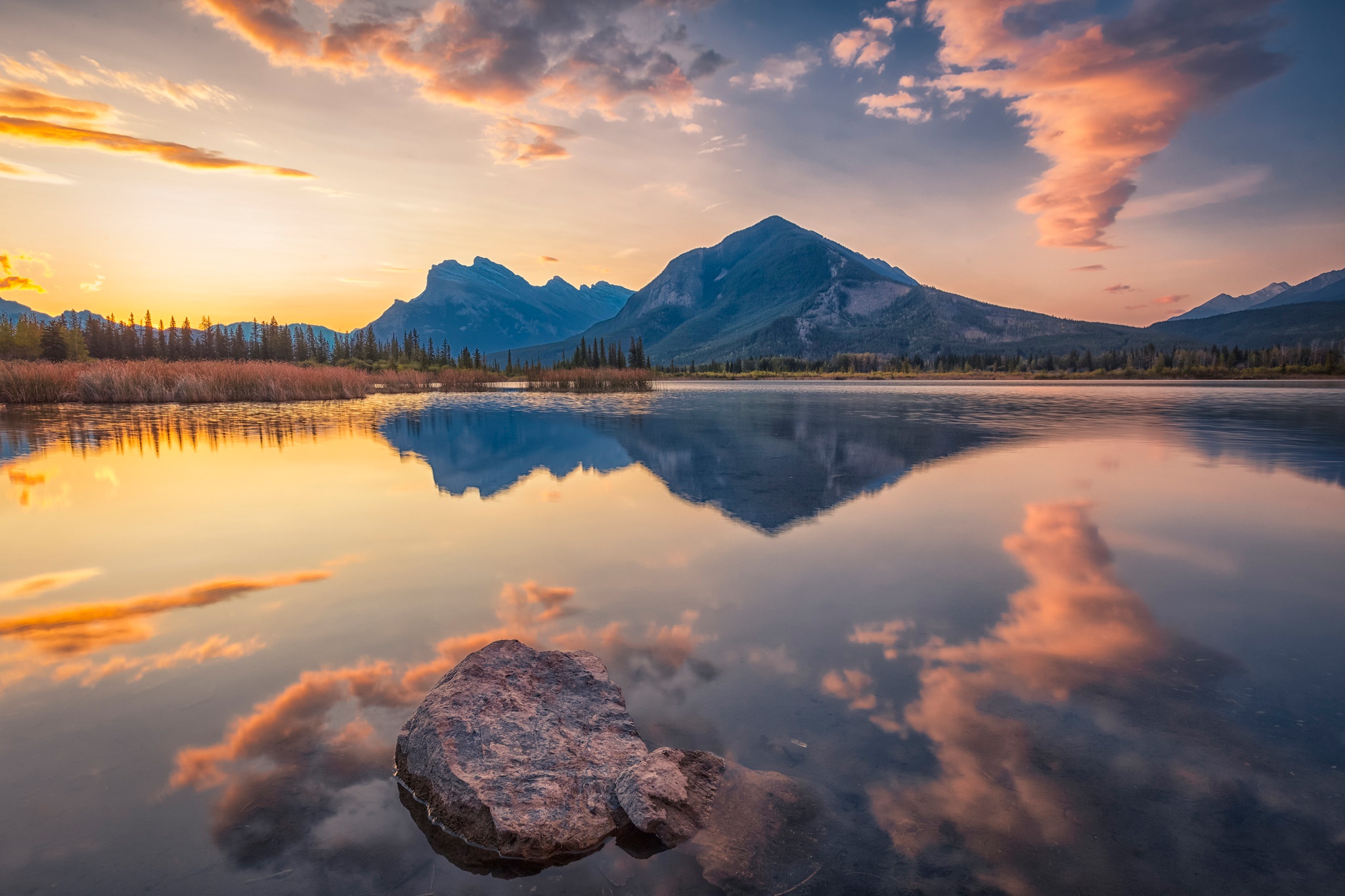 Descarga gratuita de fondo de pantalla para móvil de Naturaleza, Montaña, Lago, Nube, Tierra/naturaleza, Reflejo.