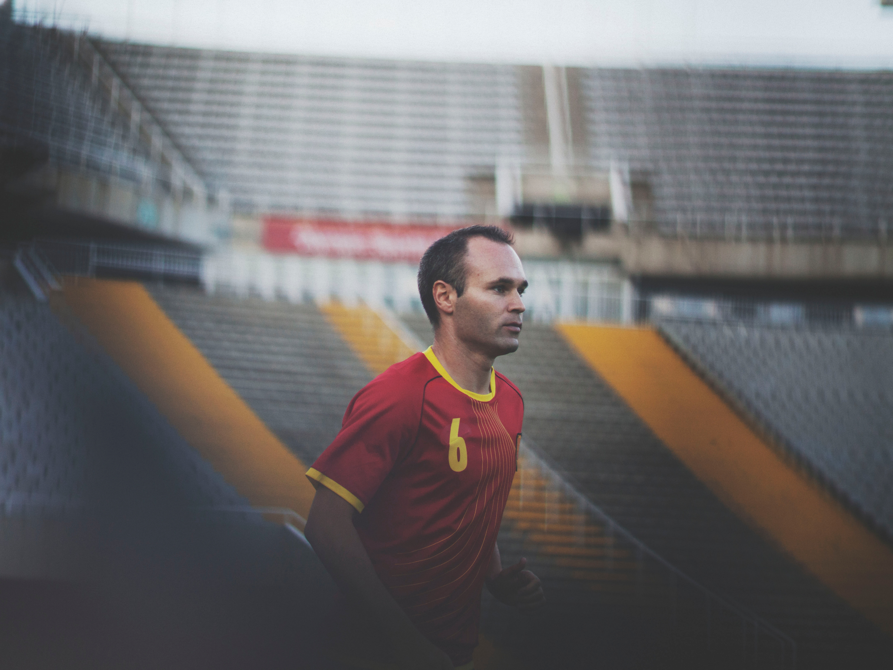 Free download wallpaper Sports, Soccer, Spanish, Andrés Iniesta on your PC desktop