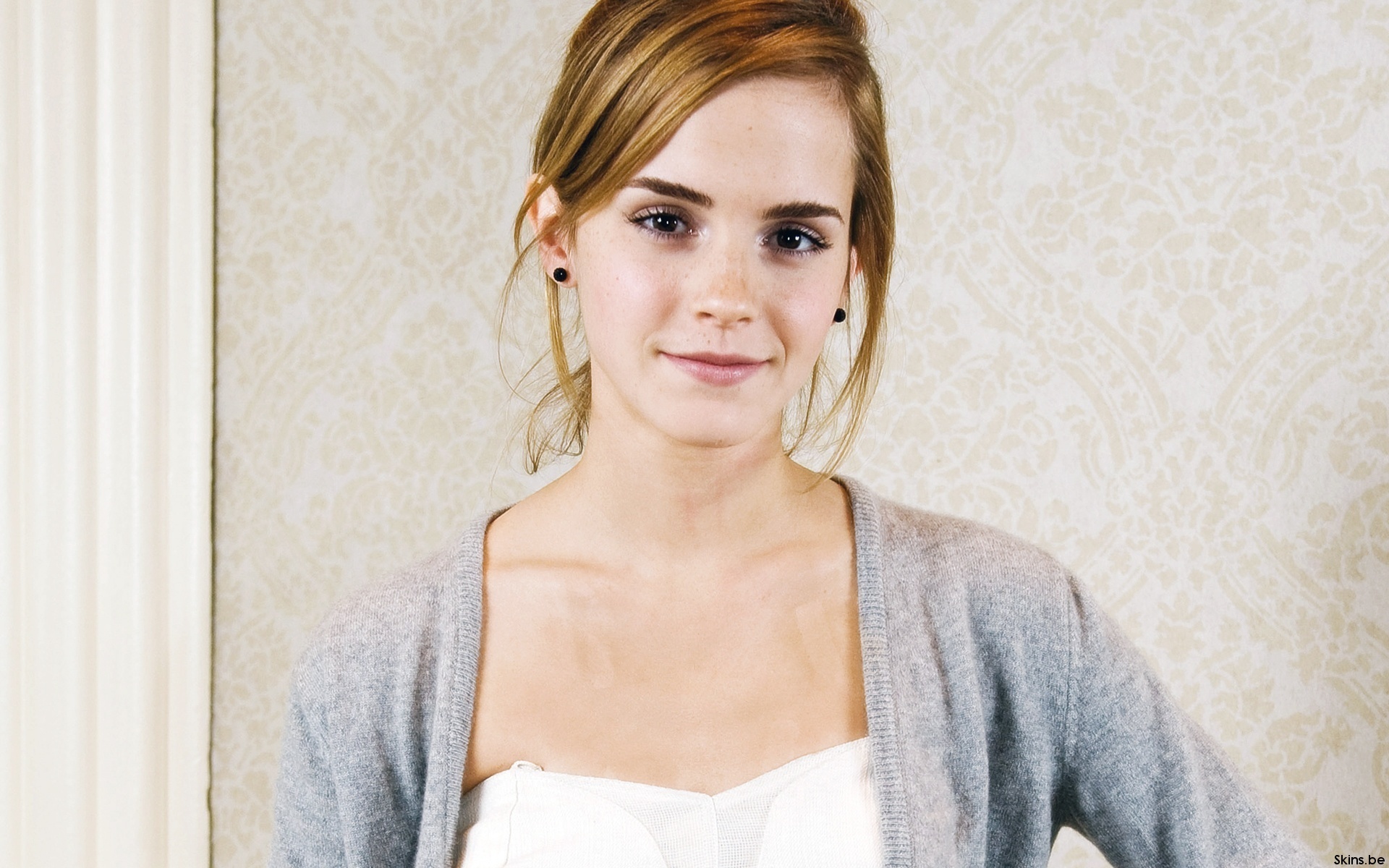 Descarga gratuita de fondo de pantalla para móvil de Celebridades, Emma Watson.