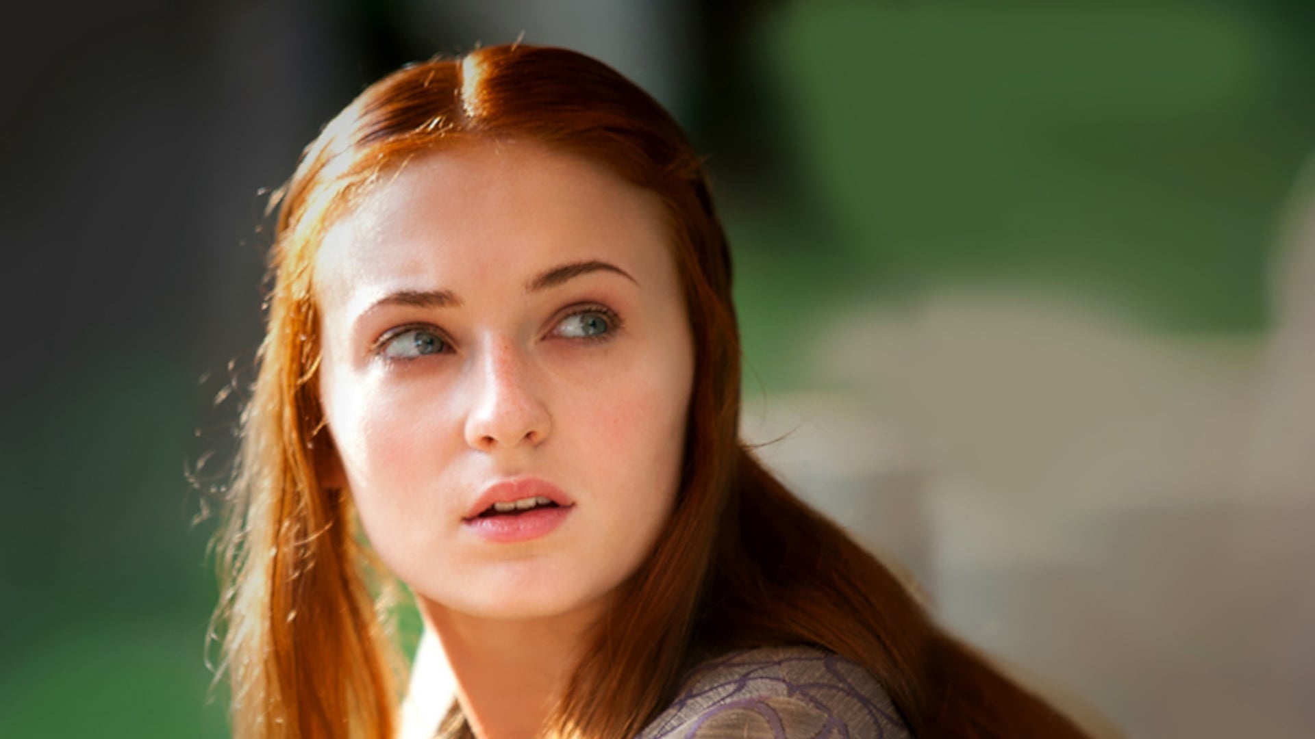 Download mobile wallpaper Redhead, Face, Blue Eyes, Celebrity, Actress, Sophie Turner for free.