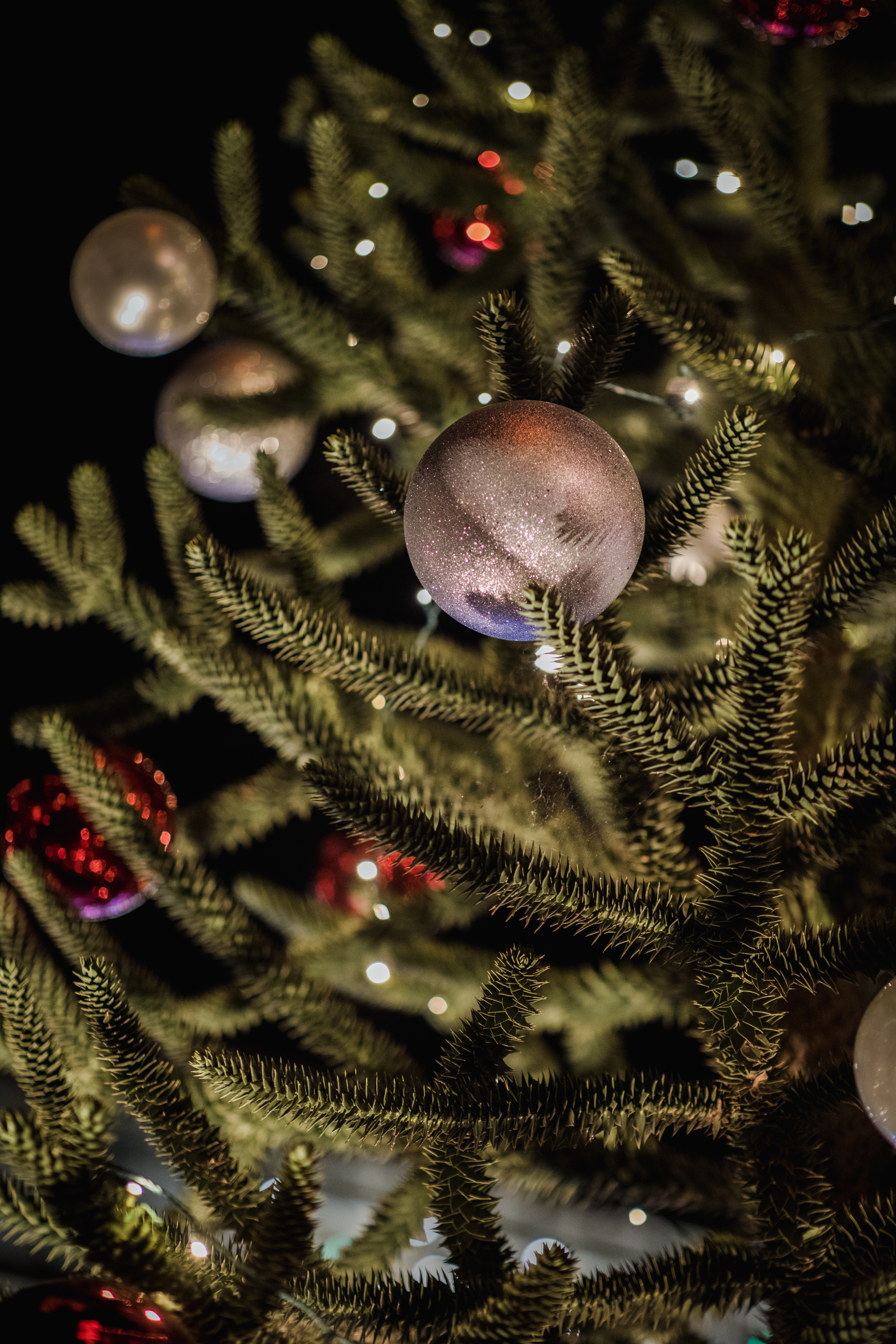 Download mobile wallpaper Decorations, New Year, Holidays, Christmas Tree, Balls for free.