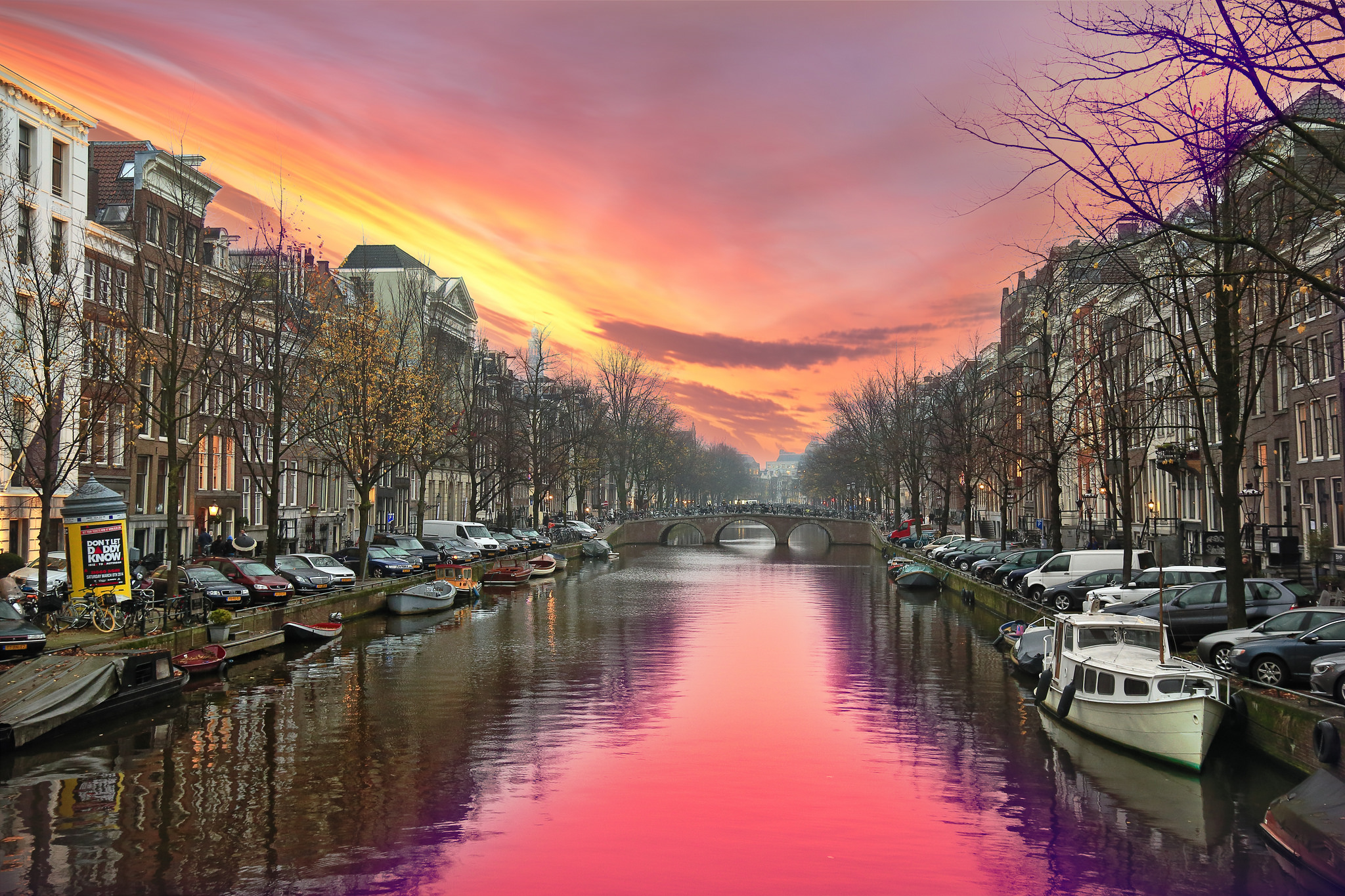 無料モバイル壁紙都市, 家, 日没, 街, ボート, アムステルダム, マンメイド, 運河をダウンロードします。