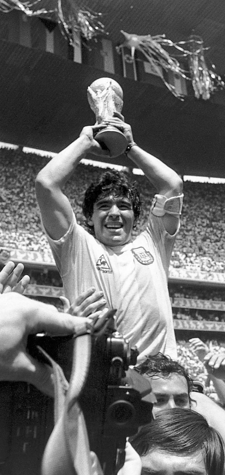 1180116 Bildschirmschoner und Hintergrundbilder Diego Maradona auf Ihrem Telefon. Laden Sie  Bilder kostenlos herunter
