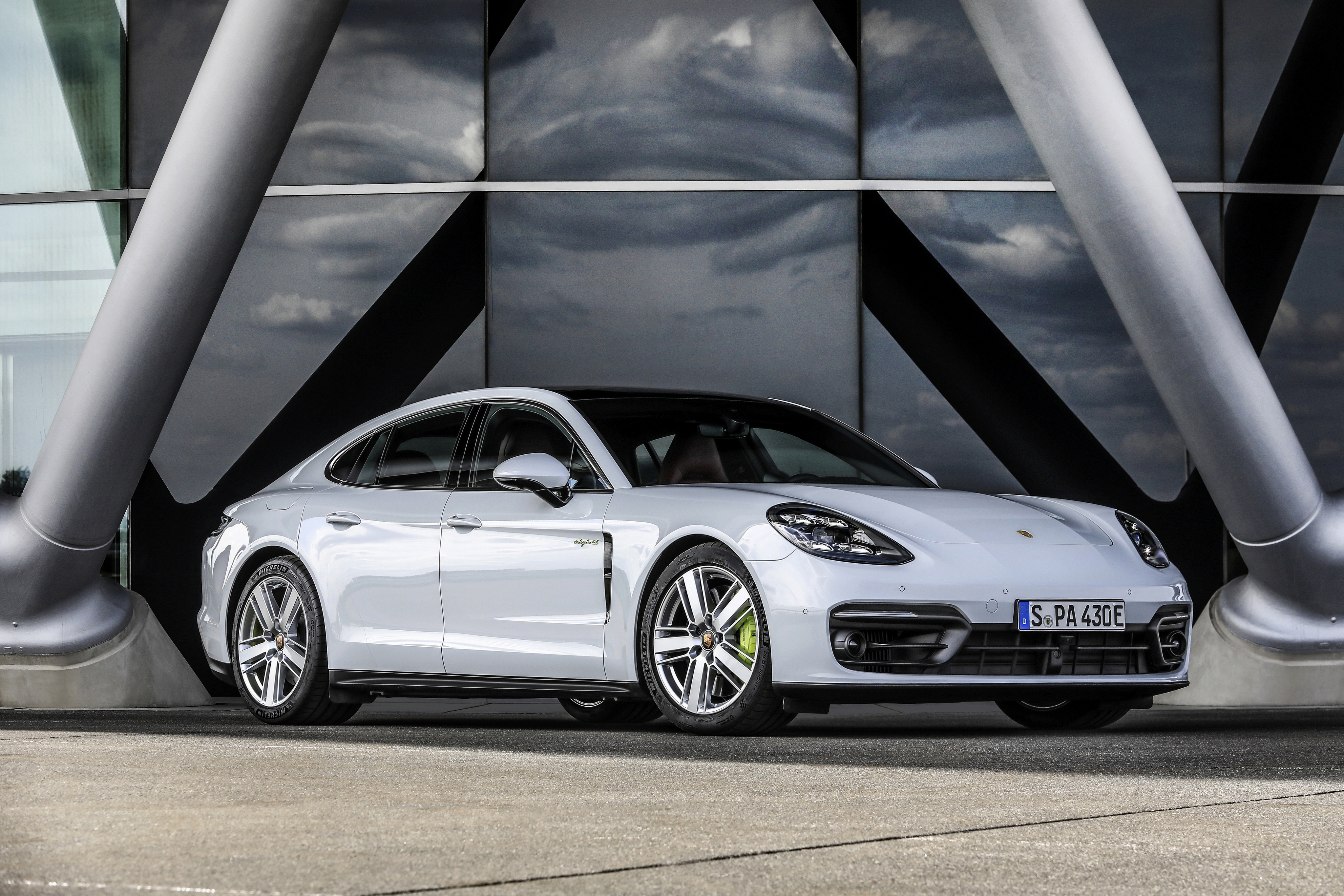 Download mobile wallpaper Porsche, Car, Porsche Panamera, Vehicles, Porsche Panamera 4S for free.