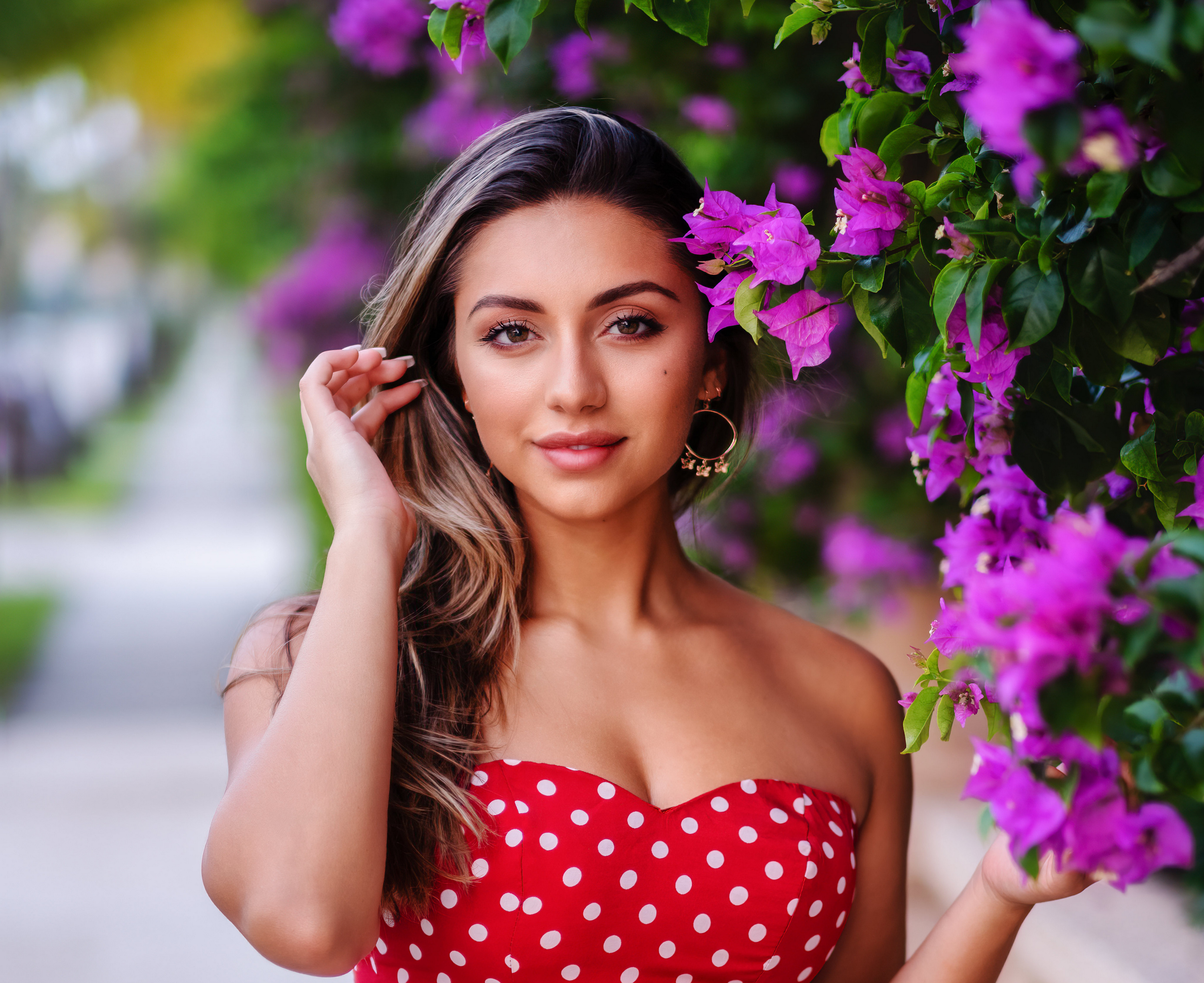 Free download wallpaper Brunette, Model, Women, Purple Flower, Depth Of Field on your PC desktop