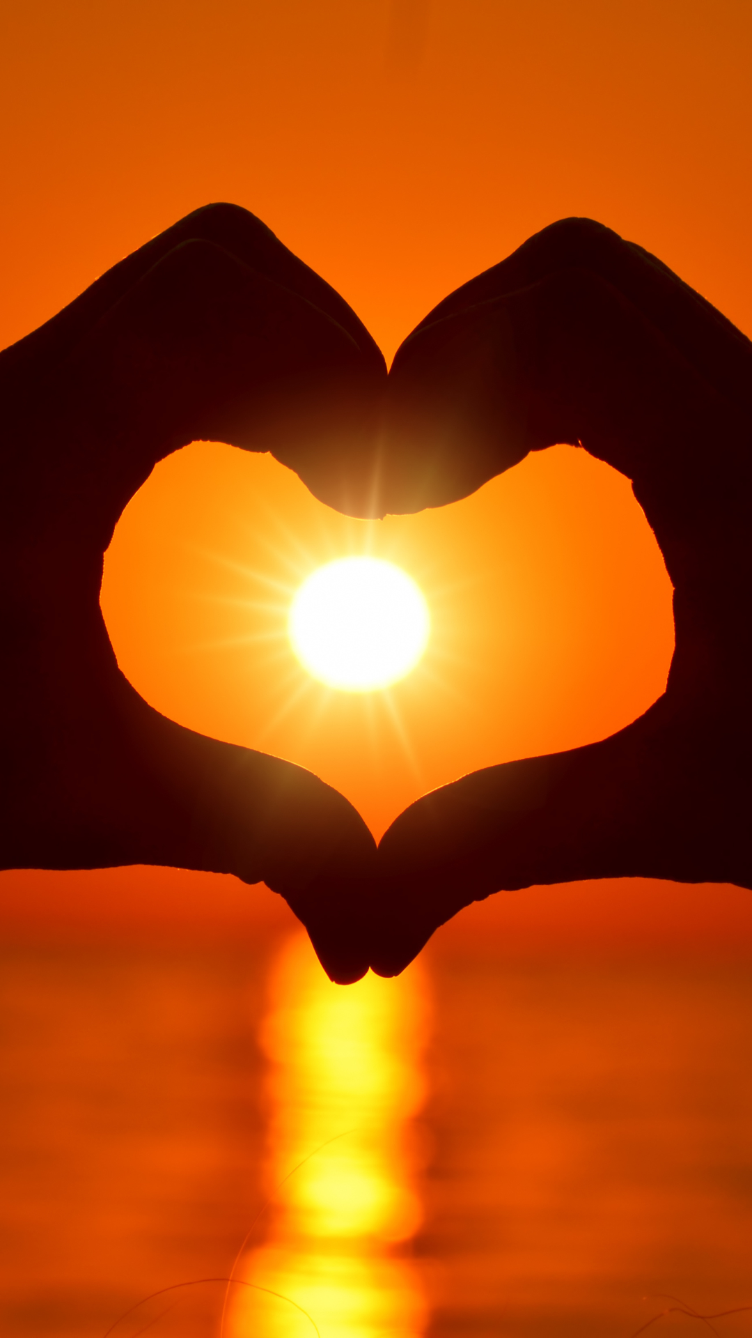 Download mobile wallpaper Sunset, Sun, Love, Hand, Photography, Romantic, Heart Shaped for free.