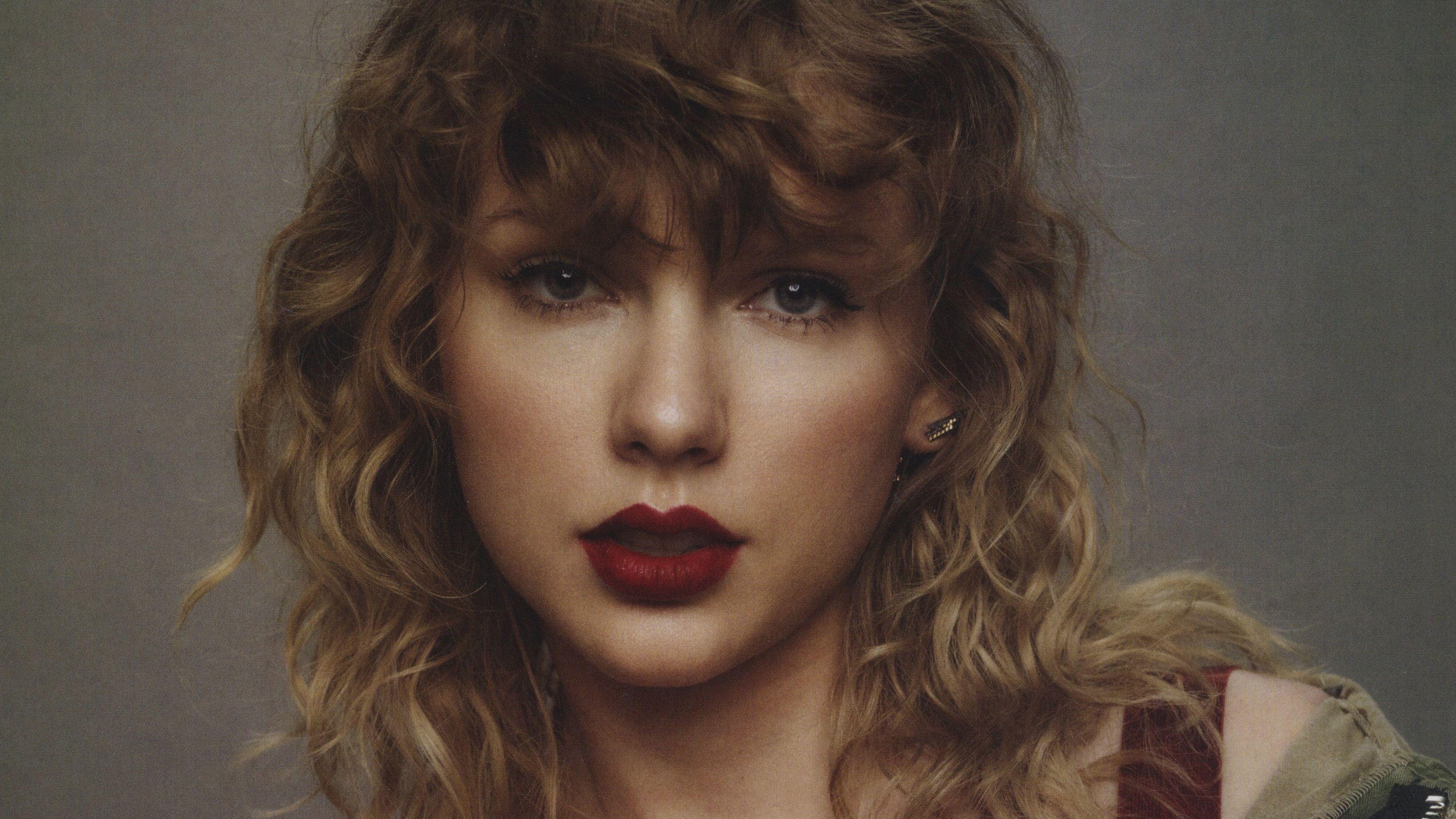 Download mobile wallpaper Music, Close Up, Singer, Blonde, Face, Blue Eyes, American, Taylor Swift, Lipstick for free.