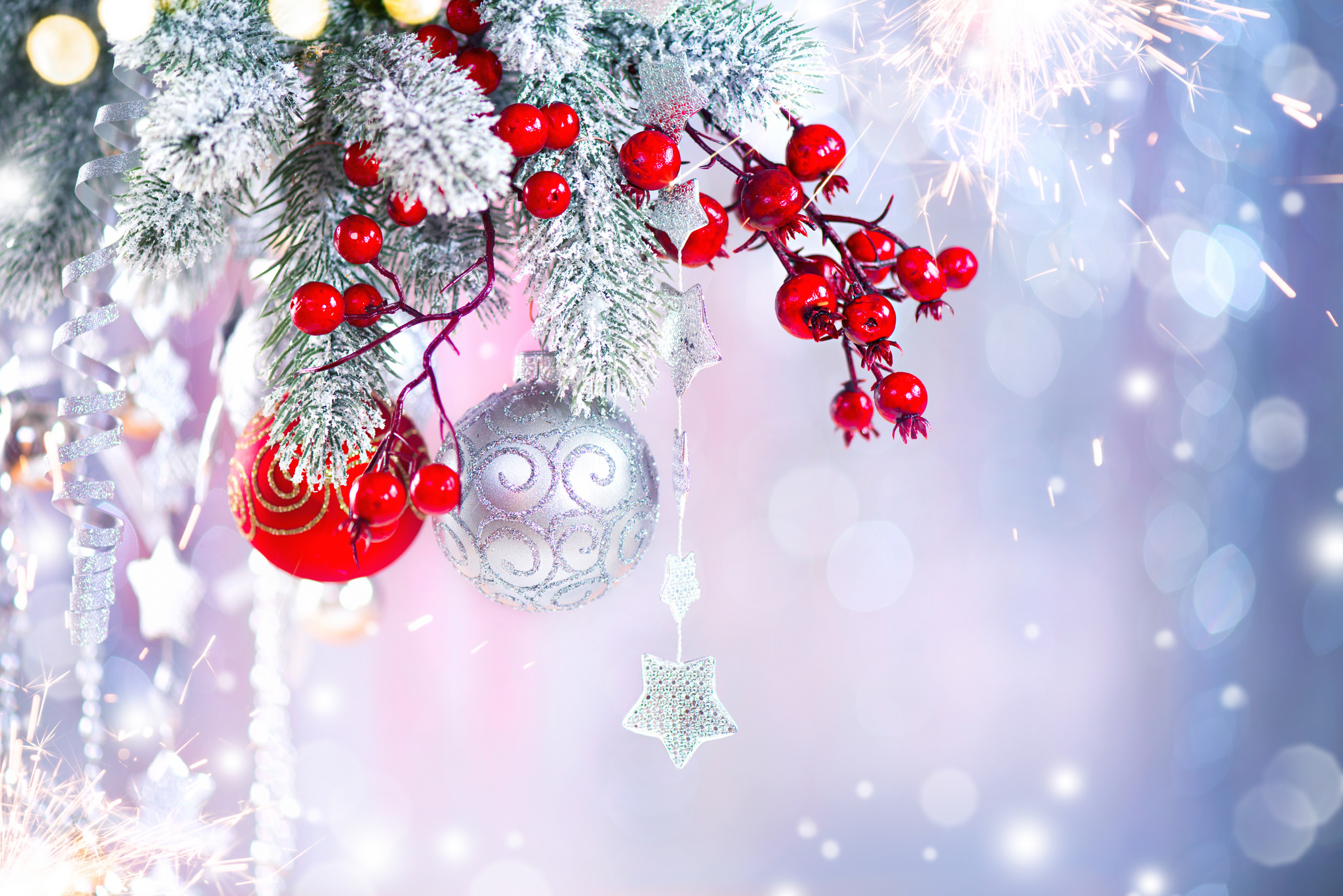 Free download wallpaper Christmas, Holiday, Berry, Decoration, Silver, Ribbon, Christmas Ornaments on your PC desktop