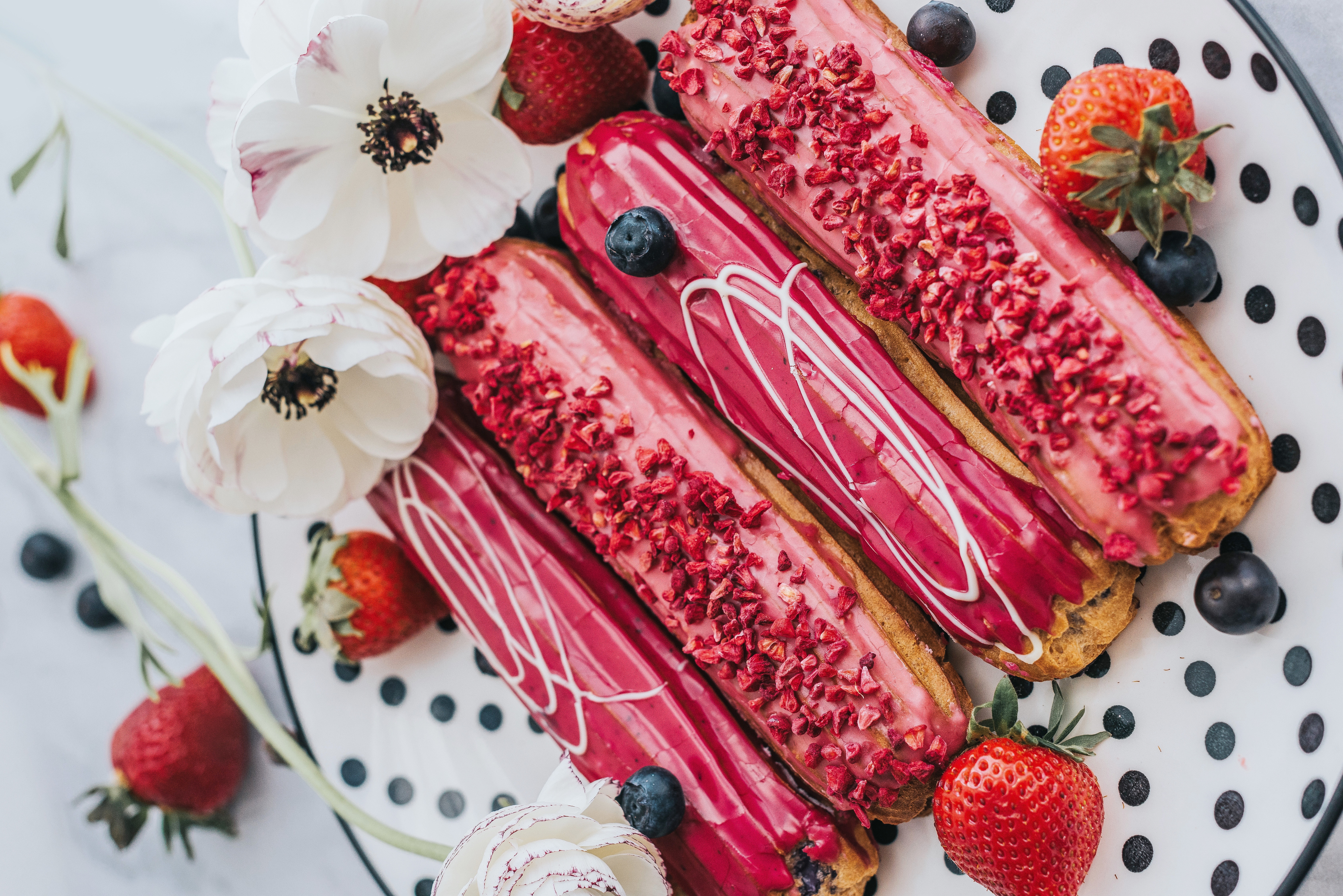 Free download wallpaper Food, Strawberry, Dessert, Flower, Berry, Pastry, Éclair on your PC desktop