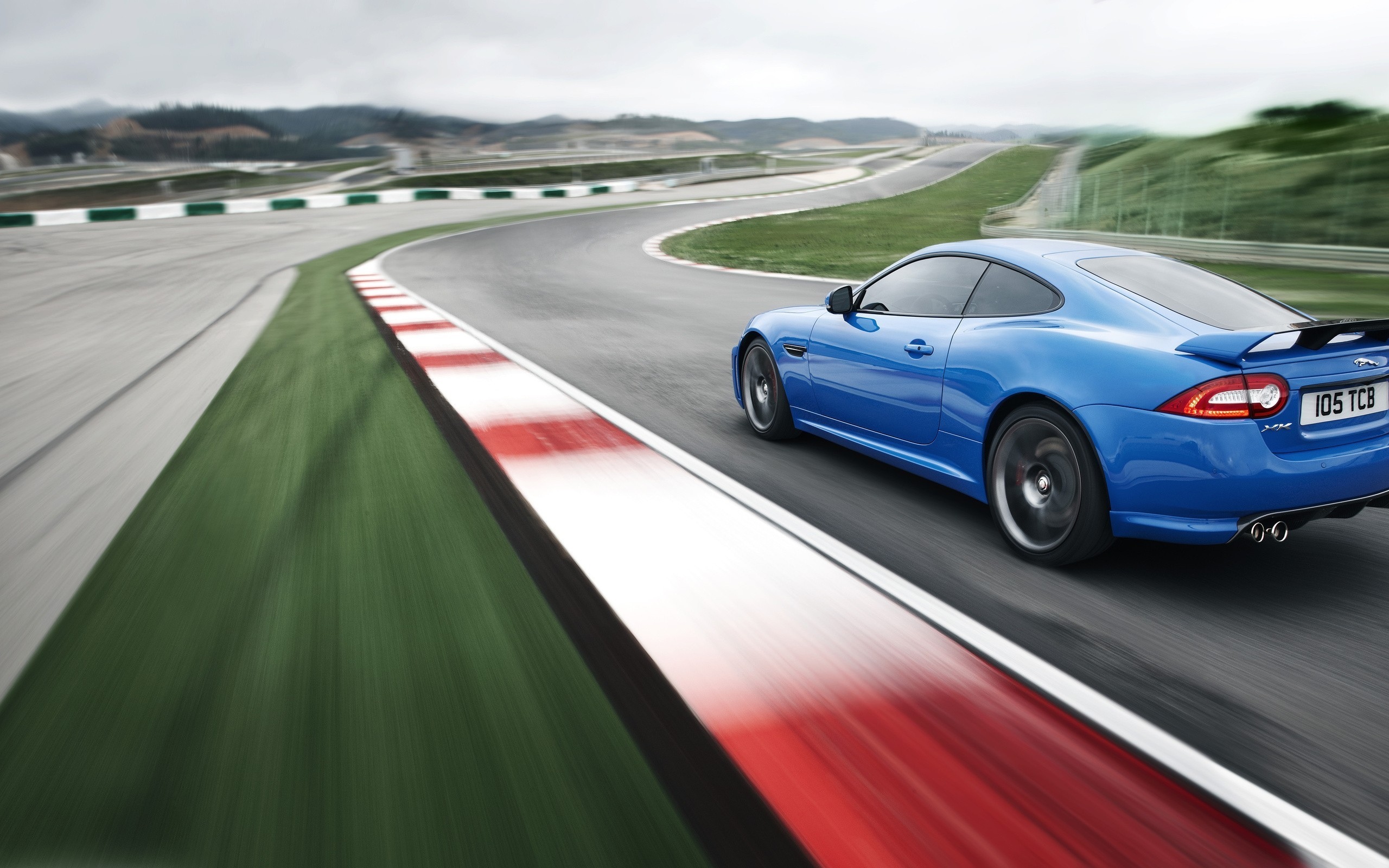 272484 descargar fondo de pantalla vehículos, jaguar, pista de carreras: protectores de pantalla e imágenes gratis