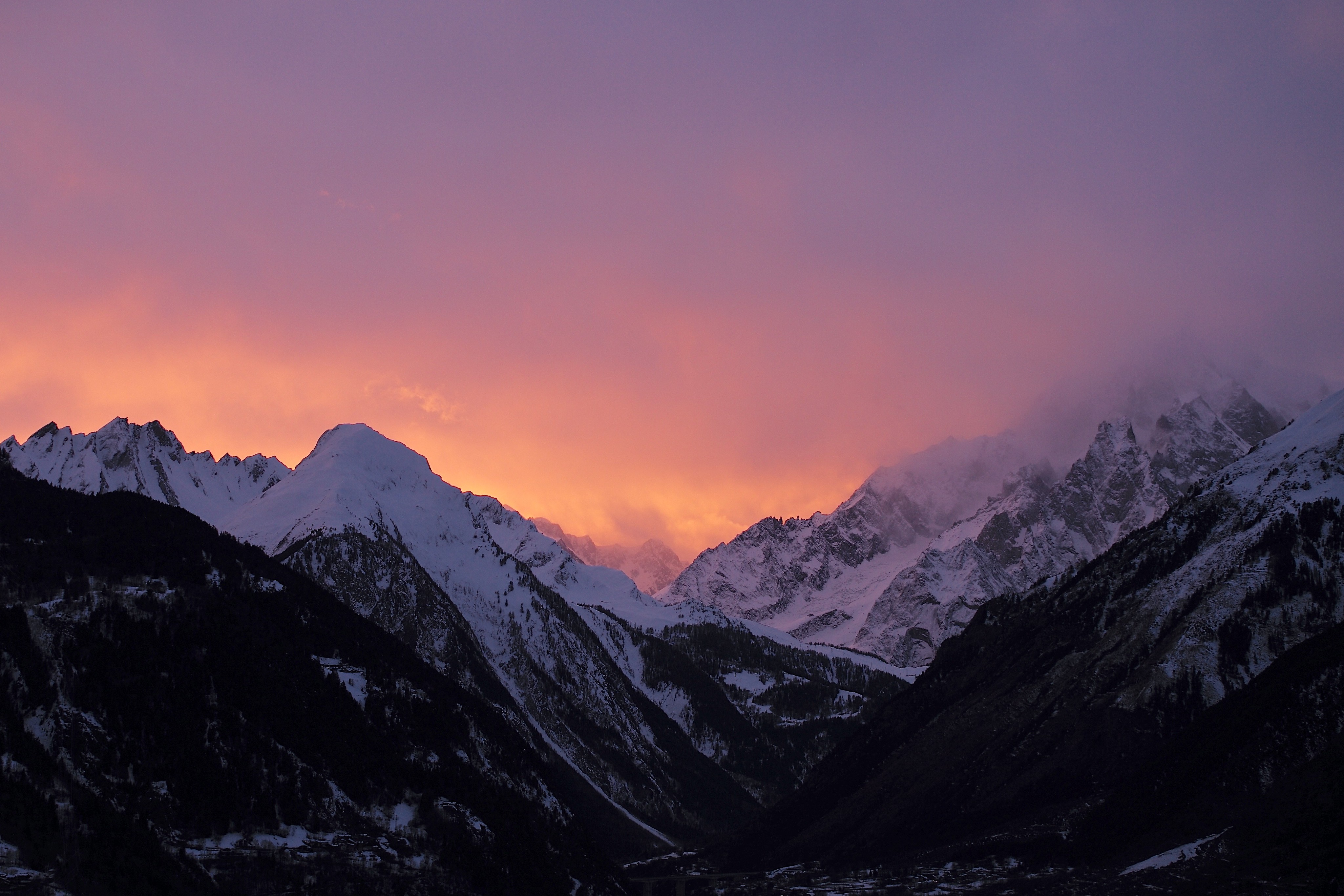Laden Sie das Natur, Mountains, Nebel, Dämmerung, Twilight, Schnee-Bild kostenlos auf Ihren PC-Desktop herunter