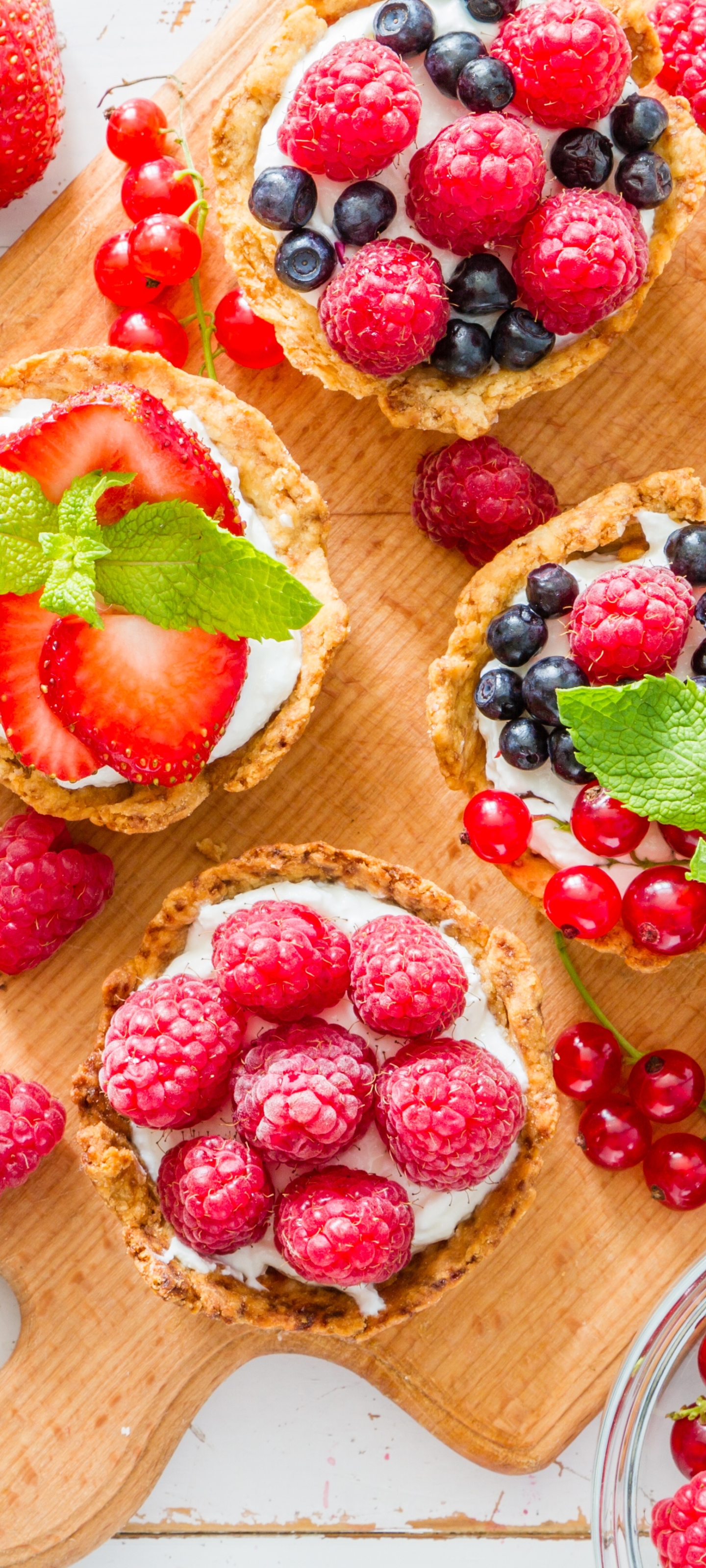 Download mobile wallpaper Food, Strawberry, Dessert, Blueberry, Raspberry, Berry, Fruit, Currants, Pastry for free.