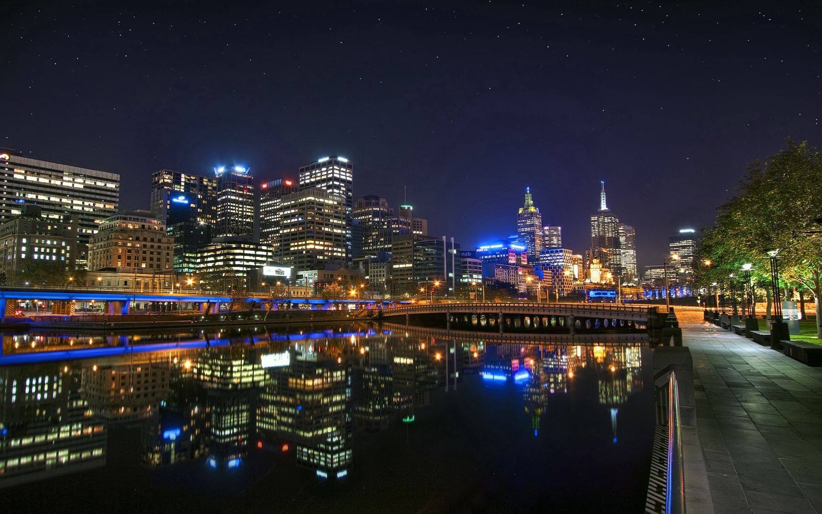 Descarga gratis la imagen Ríos, Noche, Australia, Melbourne, Ciudades, Puente, Reflexión en el escritorio de tu PC
