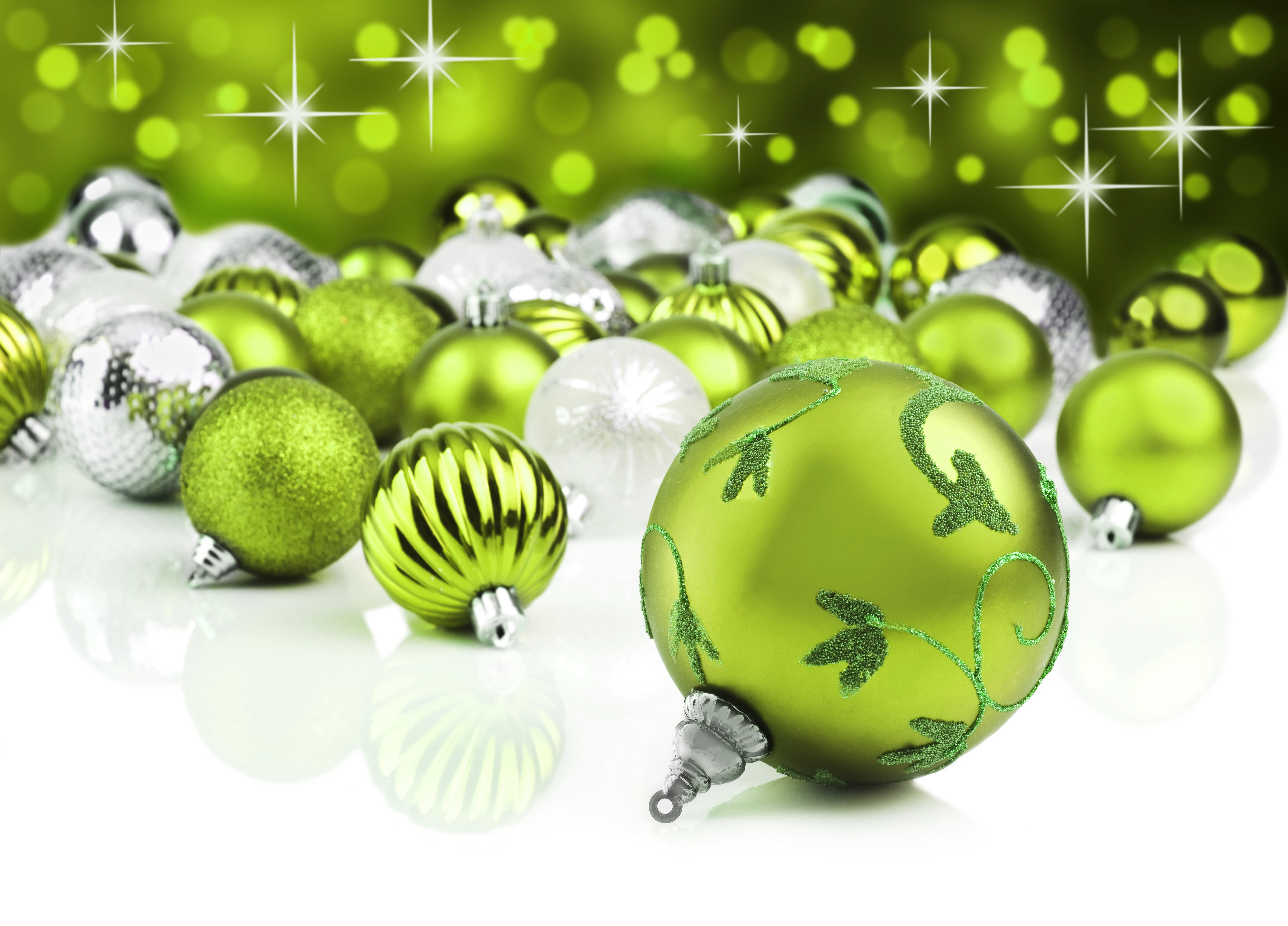 731378 baixar papel de parede feriados, natal, bola, enfeites de natal, decoração, verde - protetores de tela e imagens gratuitamente