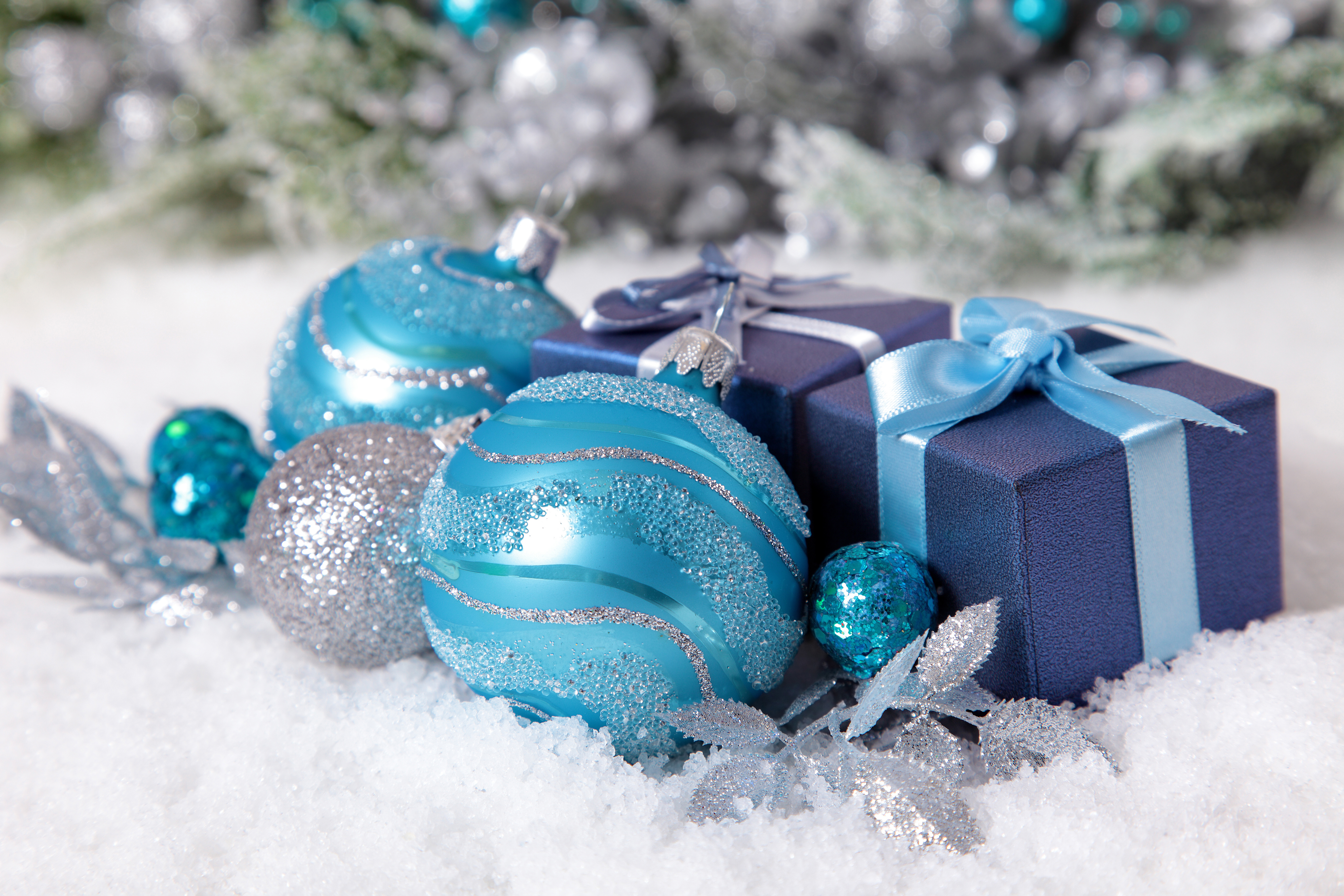 Download mobile wallpaper Christmas, Holiday, Gift, Christmas Ornaments for free.