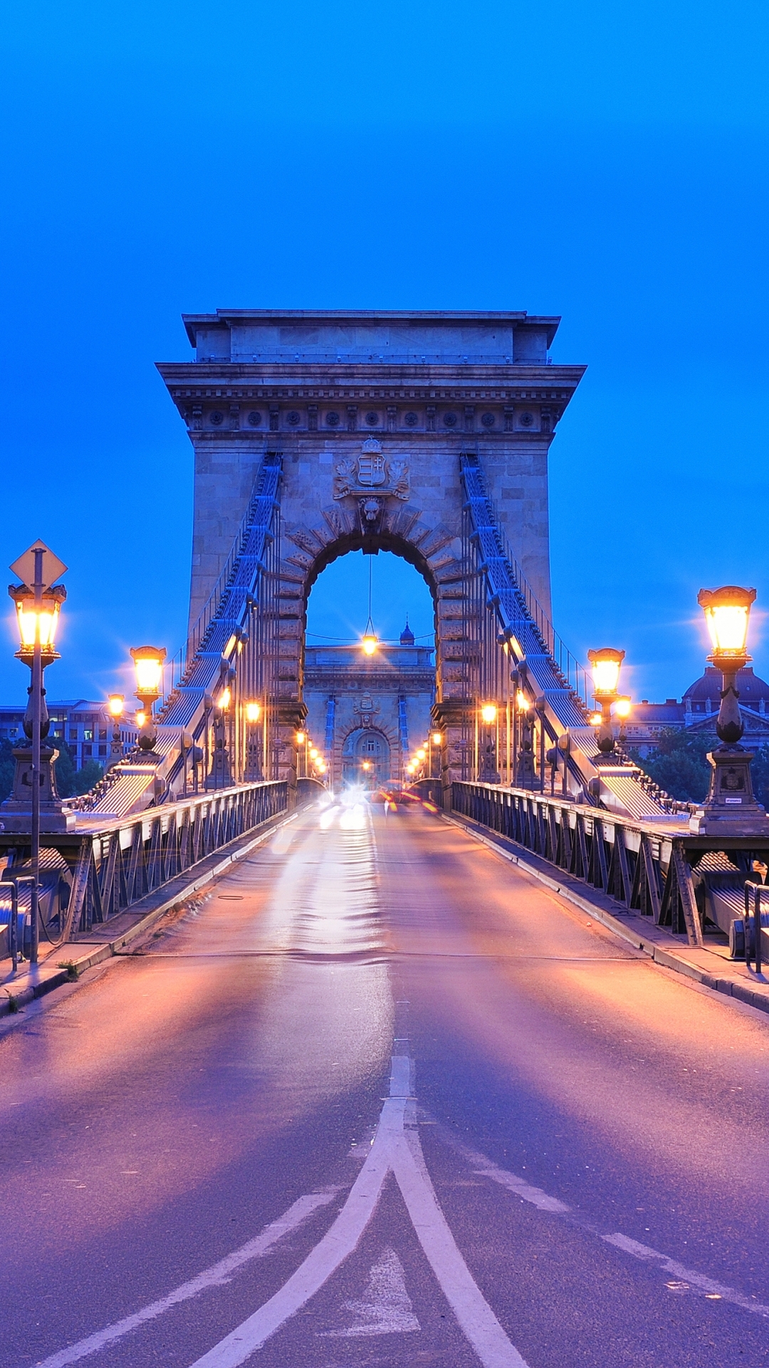 Скачать картинку Мосты, Будапешт, Сделано Человеком, Цепной Мост в телефон бесплатно.