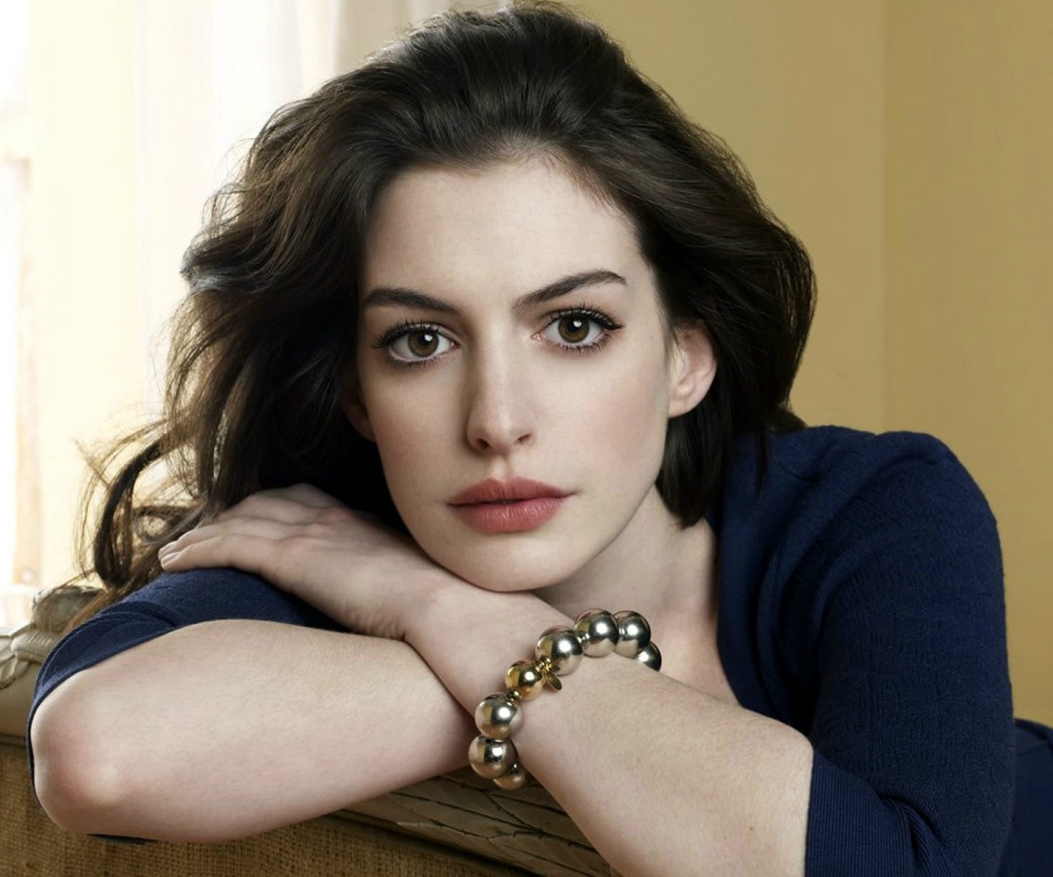 Download mobile wallpaper Anne Hathaway, Celebrity for free.