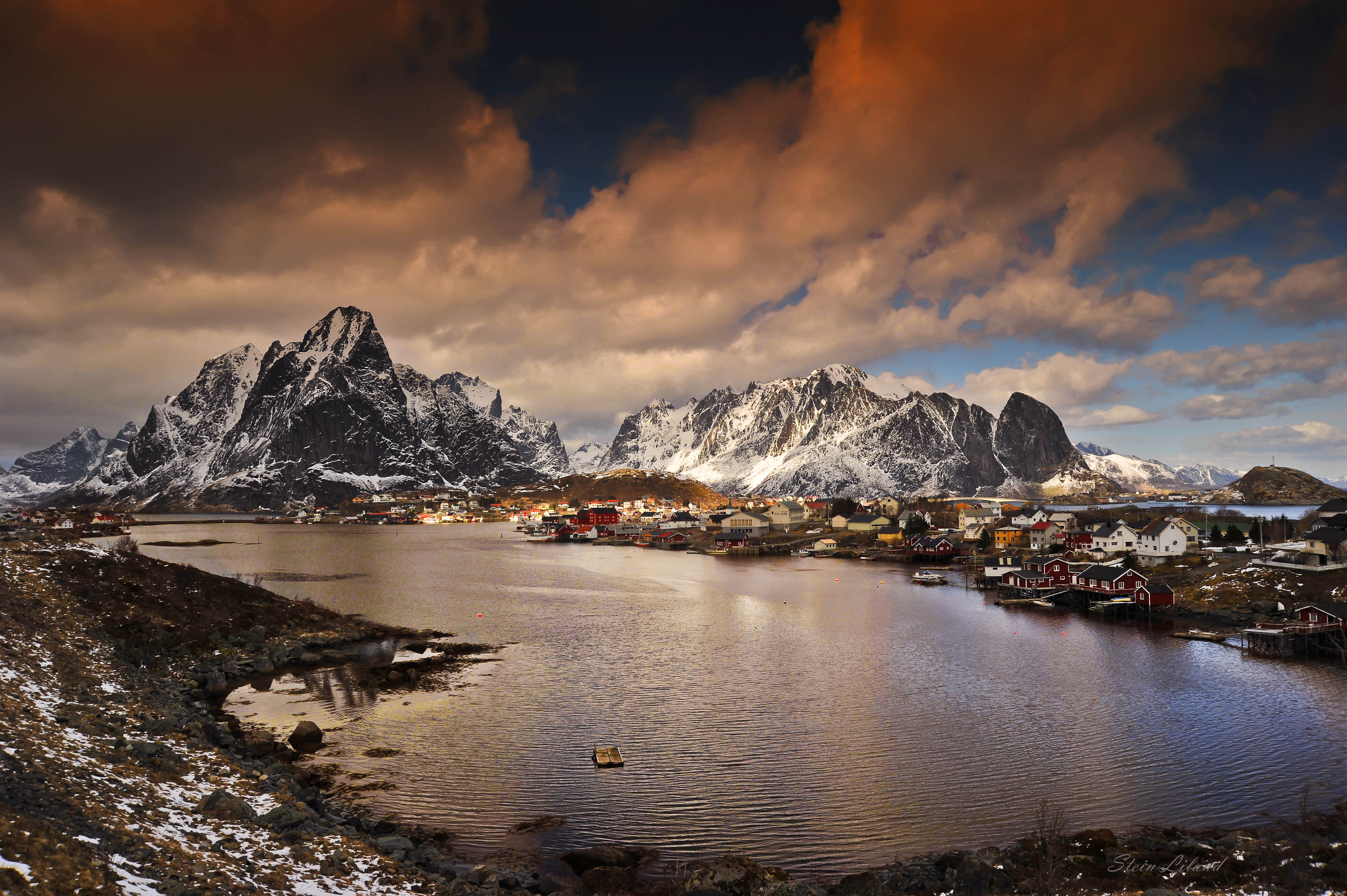 686881 завантажити картинку село, фотографія, лофотен, хмара, пейзаж, лофотенські острови, гора, норвегія, захід сонця - шпалери і заставки безкоштовно