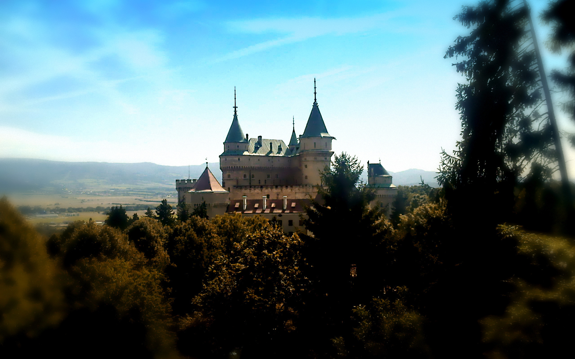 Die besten Schloss Bojnice-Hintergründe für den Telefonbildschirm