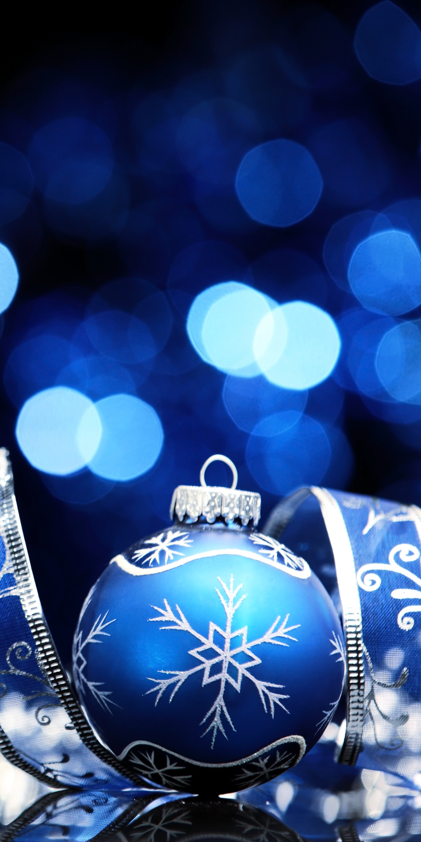 Скачати мобільні шпалери Різдво, Світло, Свято, Синій, Боке, Прикраса, Різдвяні Прикраси безкоштовно.
