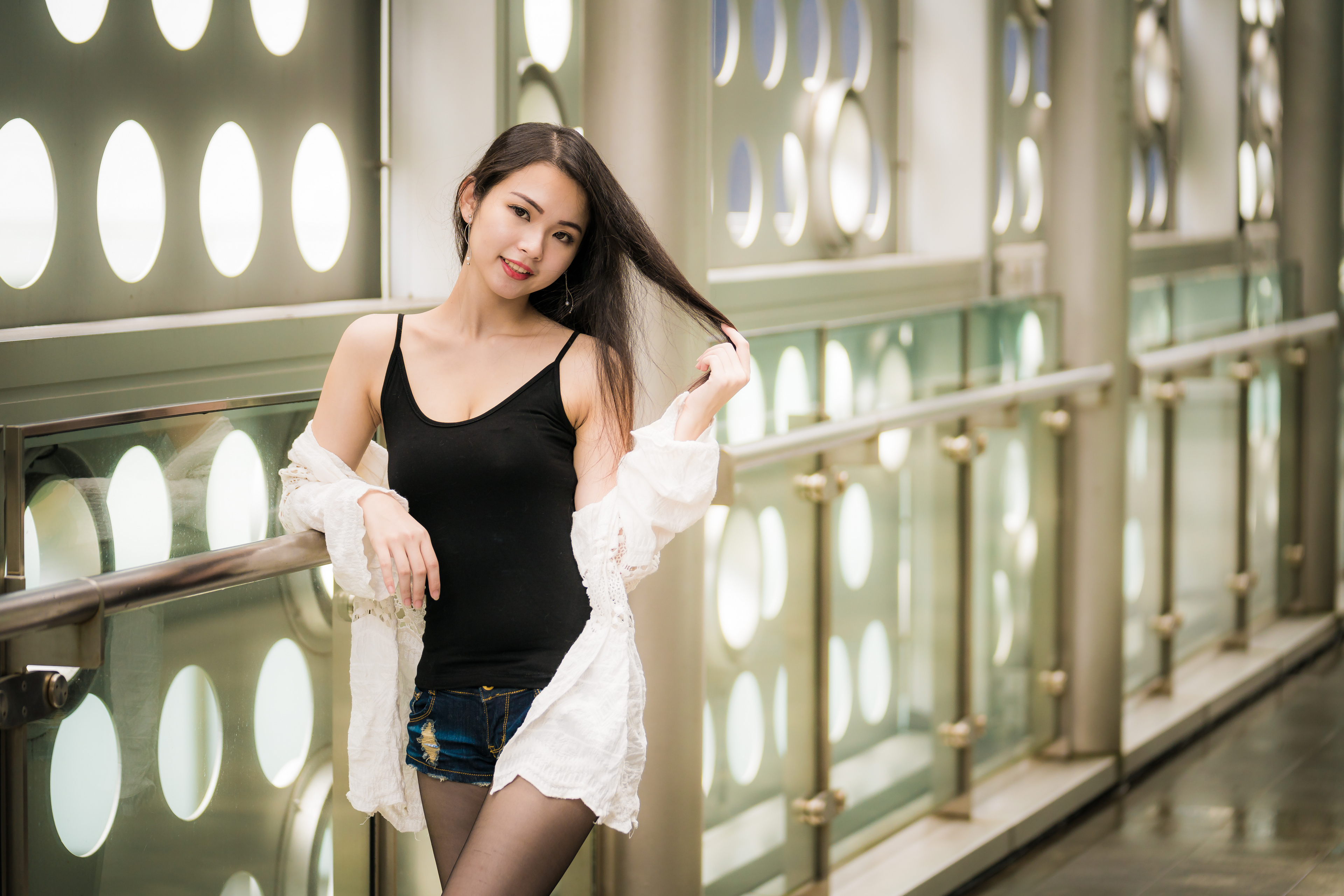 Free download wallpaper Brunette, Model, Women, Shorts, Asian on your PC desktop