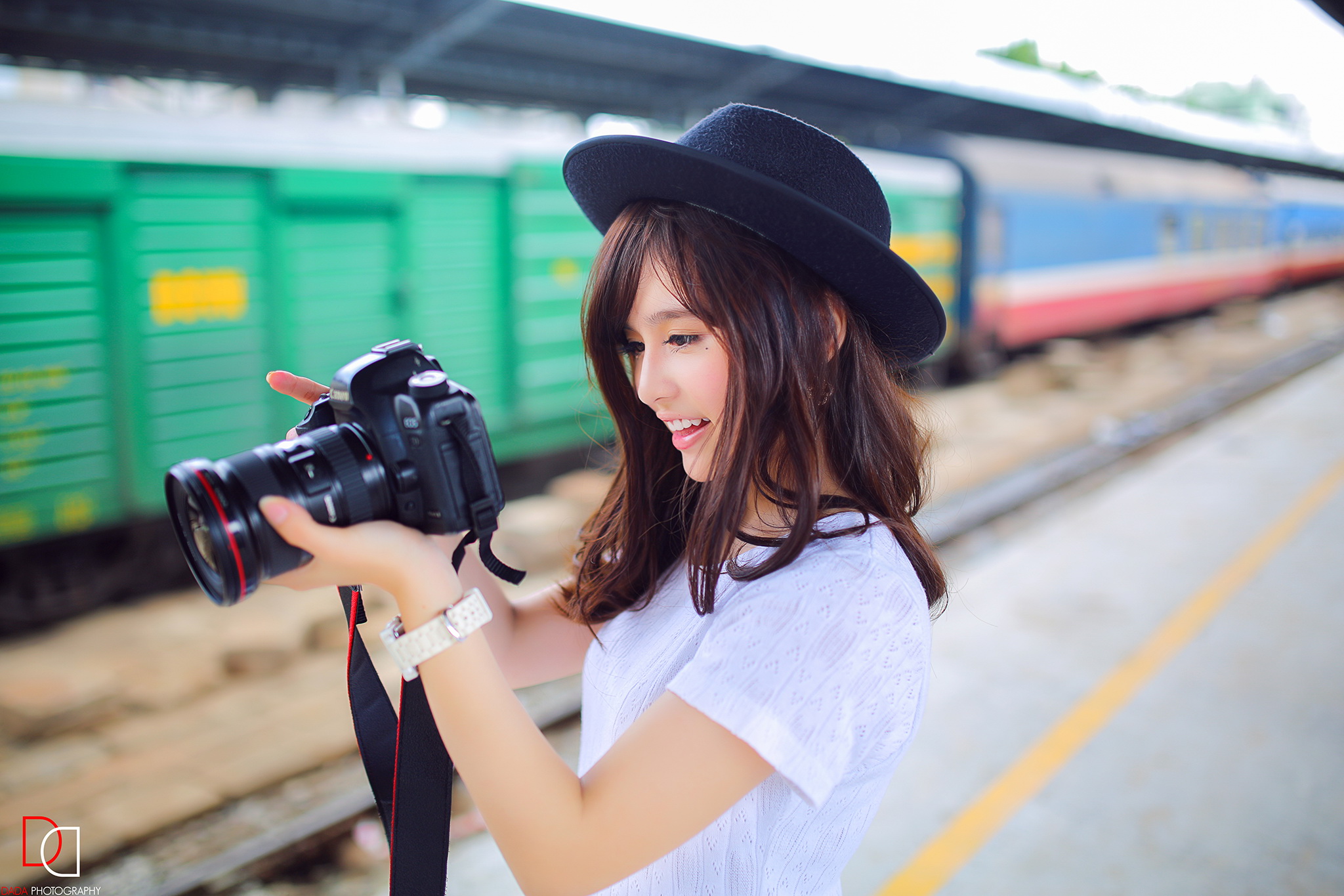 Download mobile wallpaper Camera, Hat, Women, Asian for free.