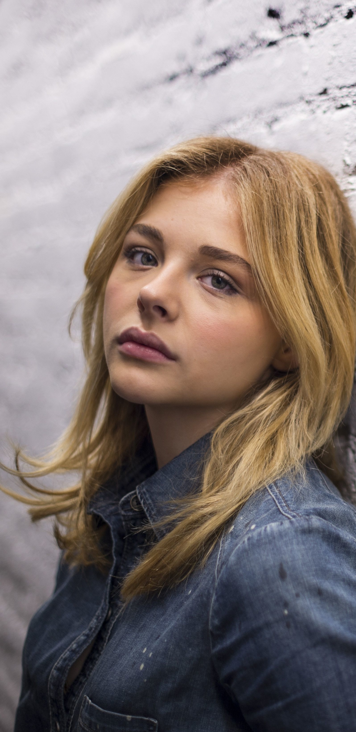 Baixar papel de parede para celular de Loiro, Celebridade, Atriz, Cabelo Loiro, Chloë Grace Moretz gratuito.