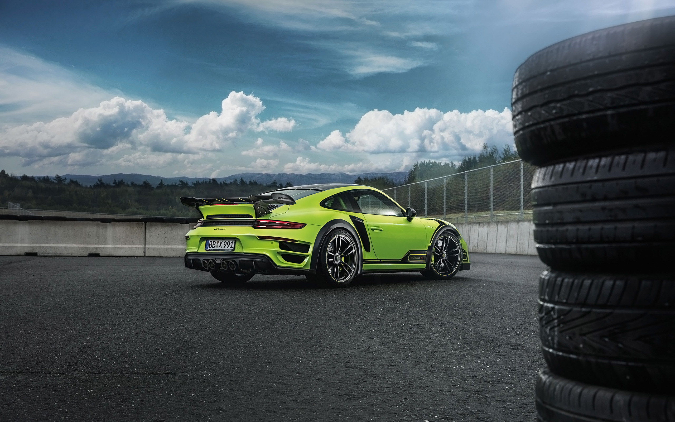Завантажити шпалери Porsche 911 Turbo S Gtstreet R на телефон безкоштовно