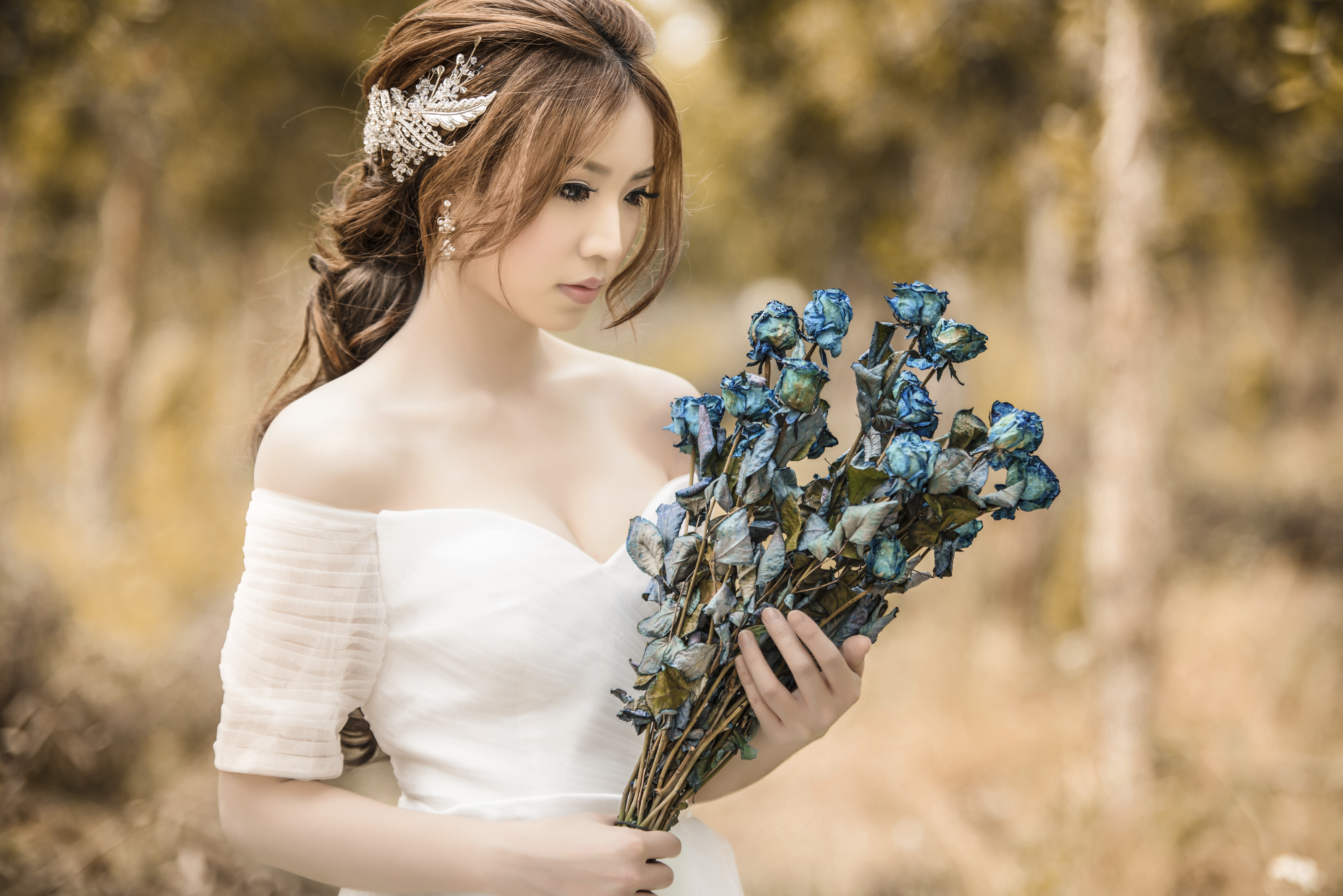 Download mobile wallpaper Bouquet, Brunette, Bride, Model, Women, Asian, Wedding Dress, Depth Of Field, White Dress for free.