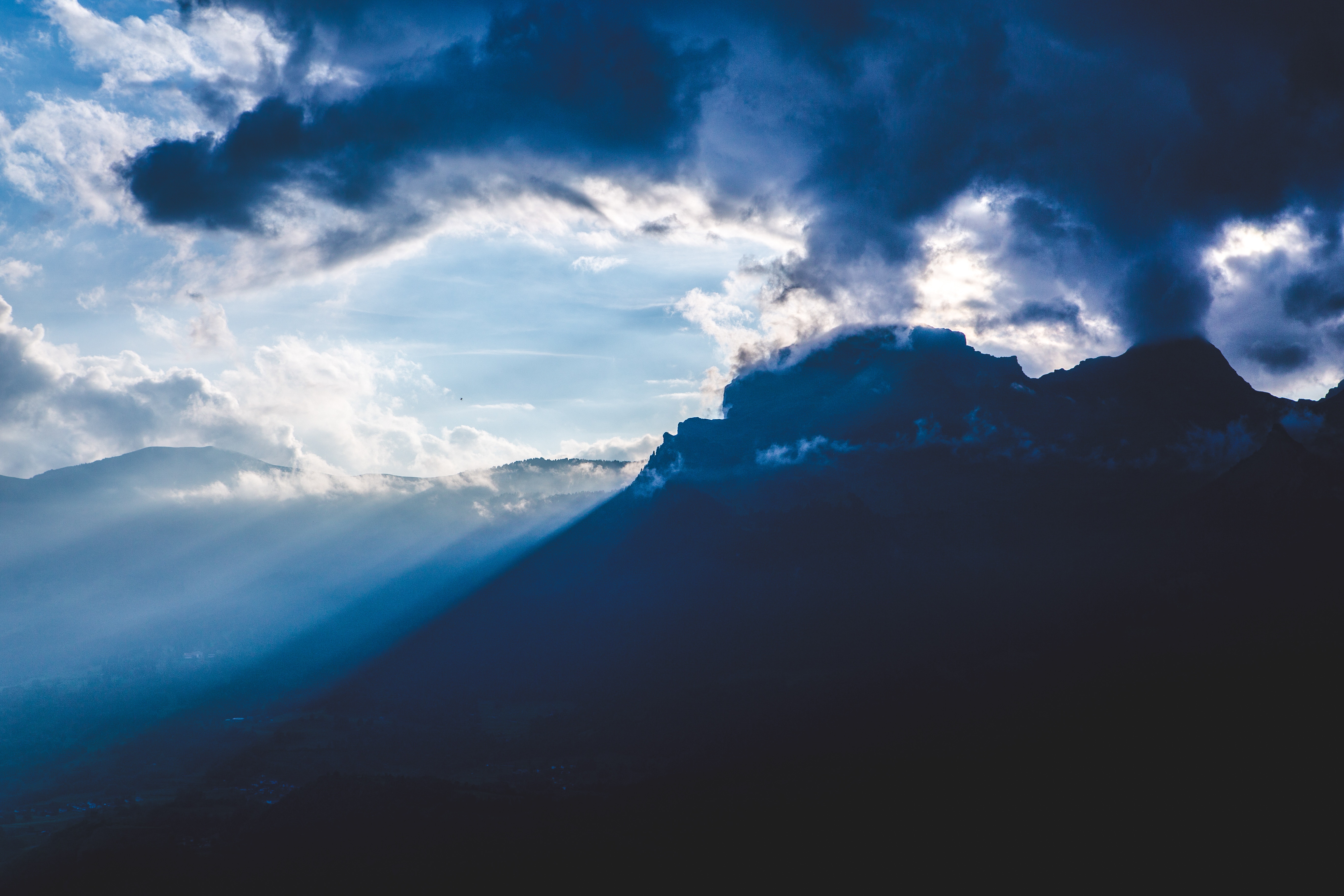 clouds, nature, mountains, dark, beams, rays, fog, foot