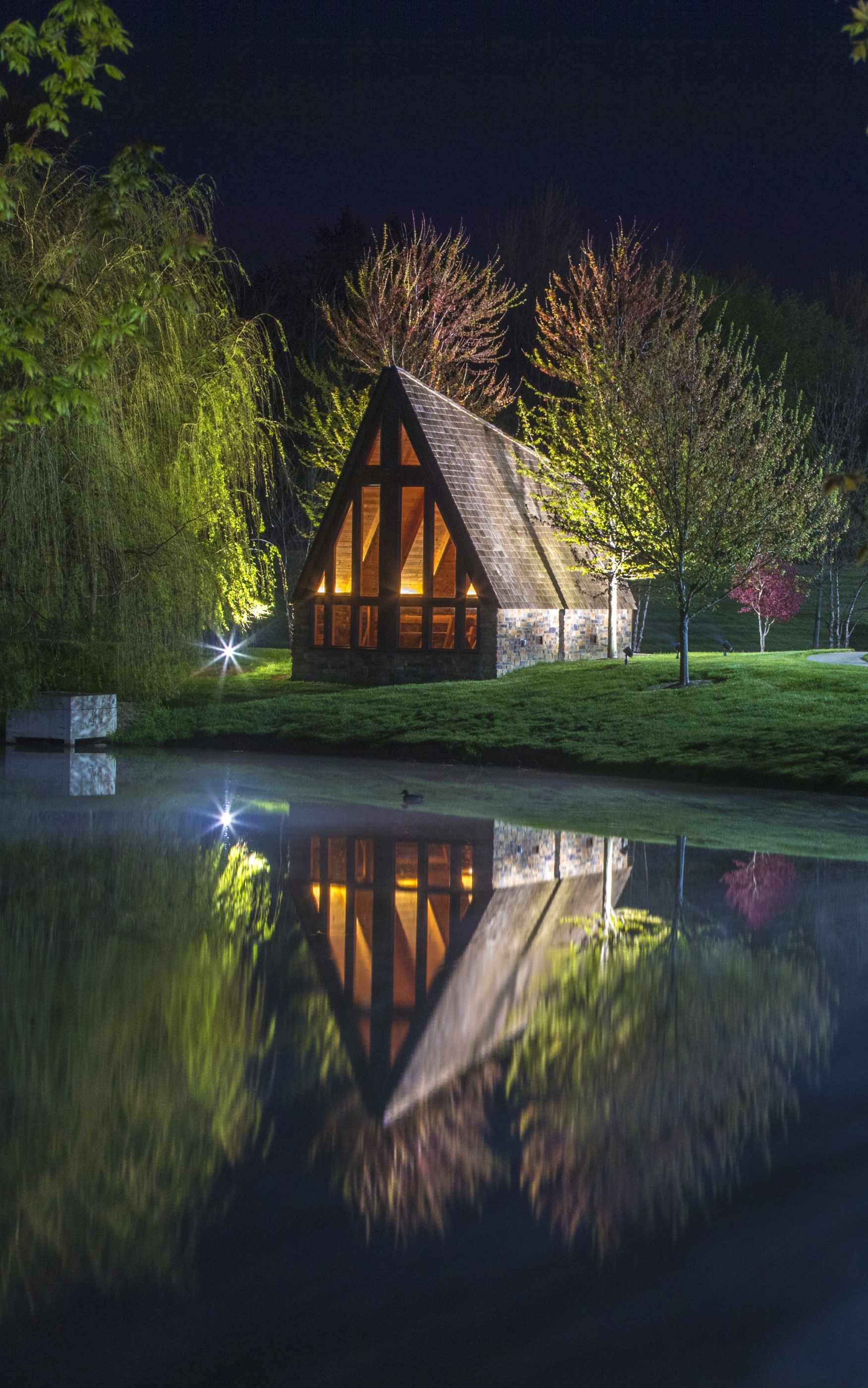 Download mobile wallpaper Night, Reflection, House, Man Made for free.