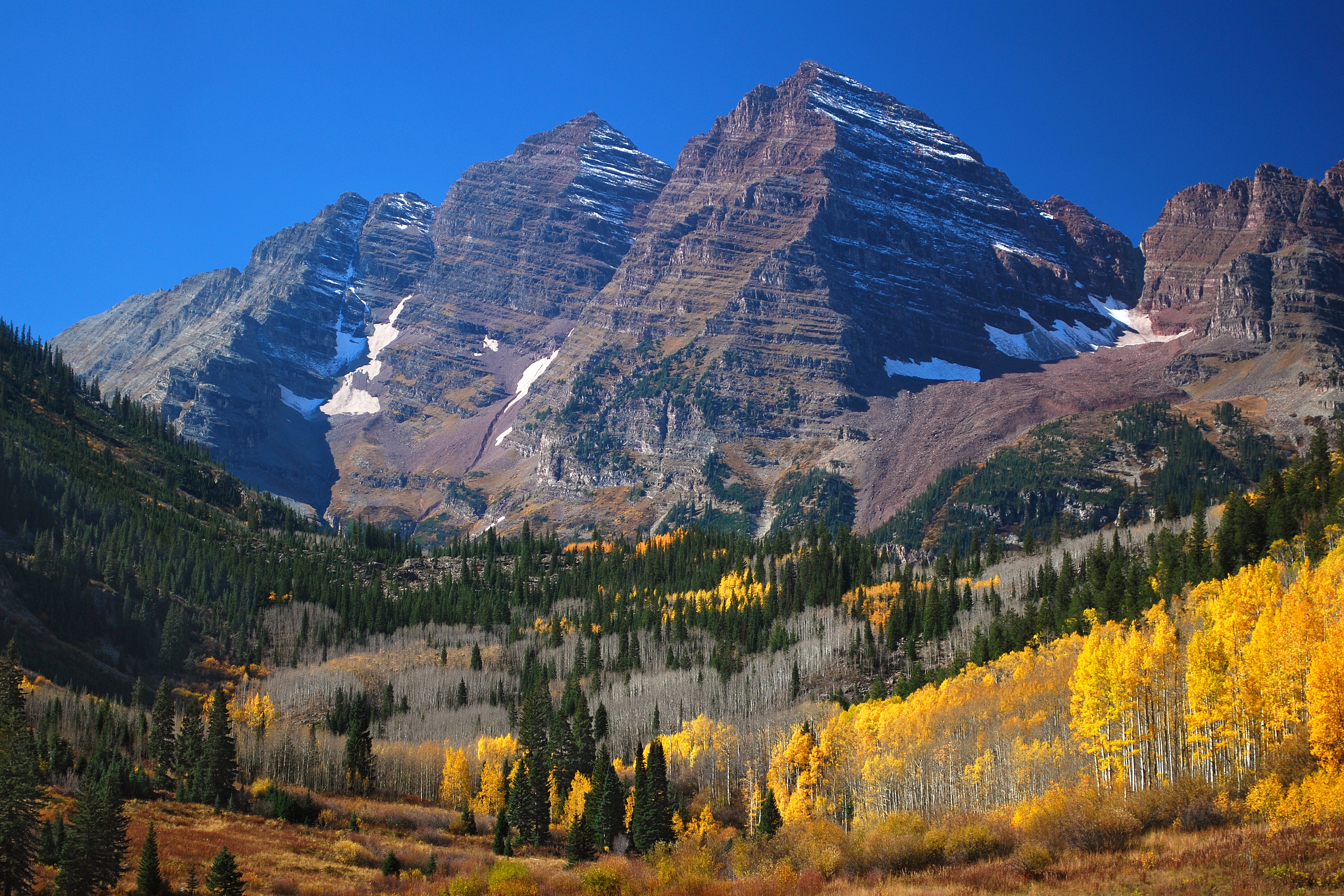 Скачать обои бесплатно Природа, Горы, Осень, Гора, Лес, Ландшафт, Земля/природа картинка на рабочий стол ПК