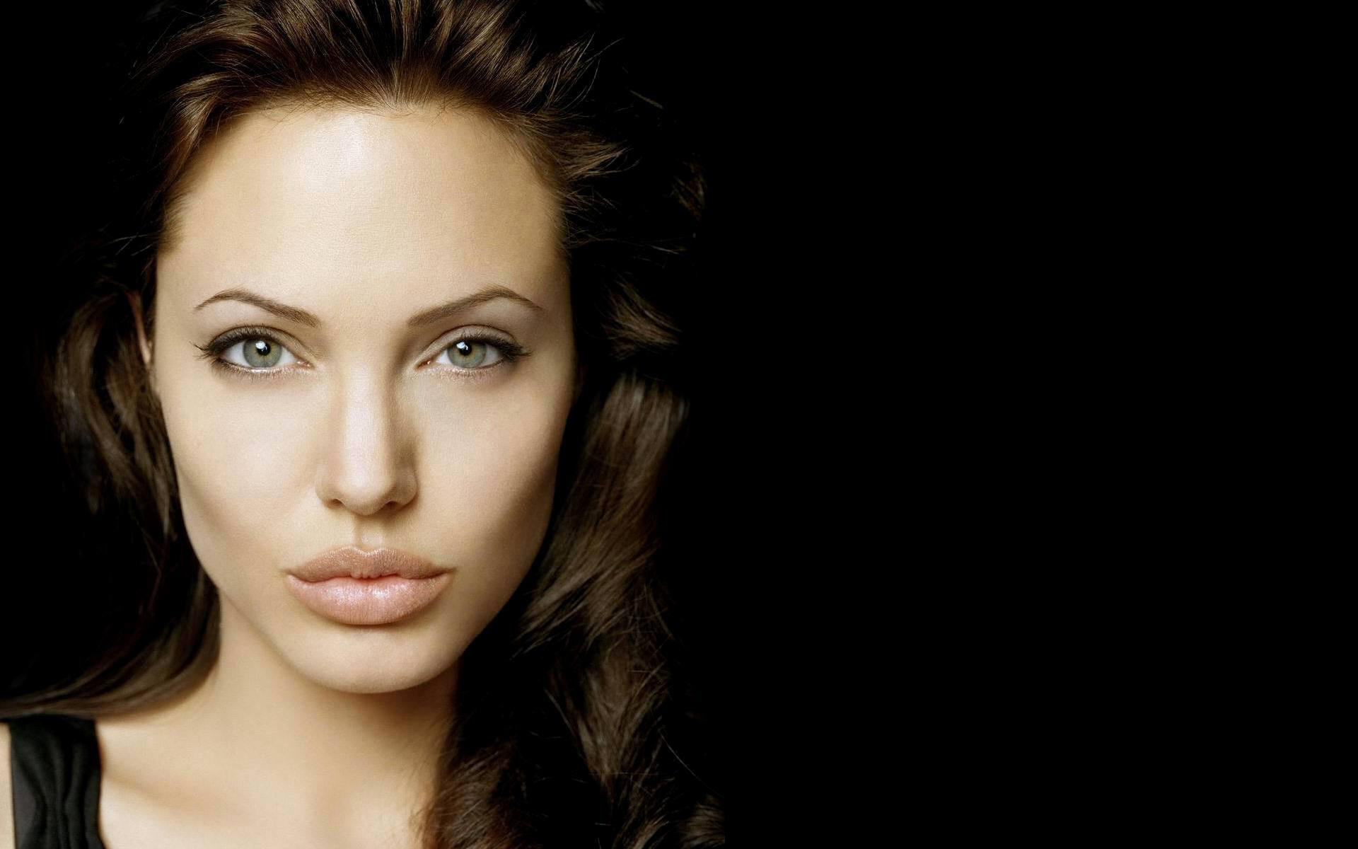 Handy-Wallpaper Angelina Jolie, Berühmtheiten kostenlos herunterladen.