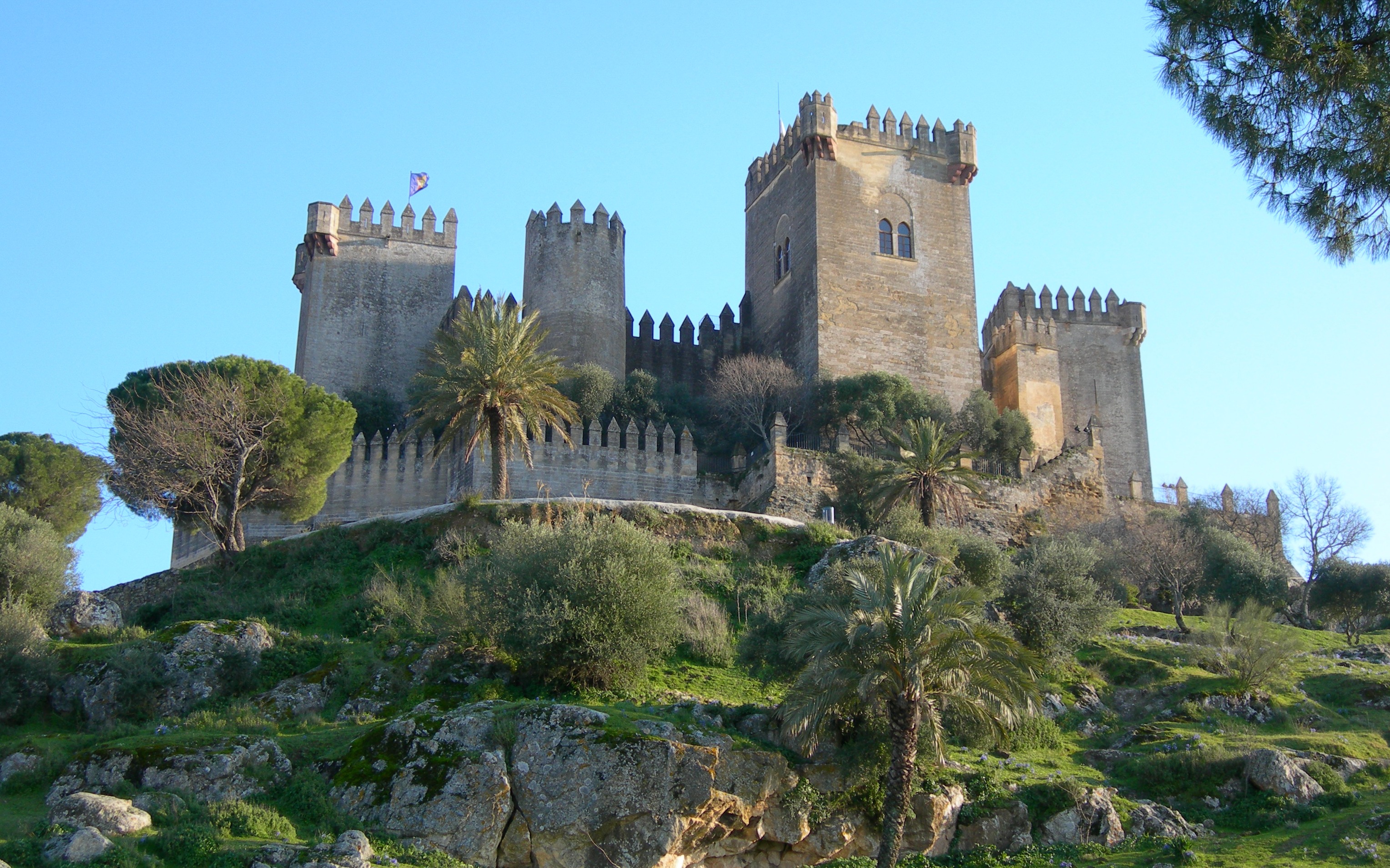 Laden Sie Castillo De Almodóvar Del Río HD-Desktop-Hintergründe herunter