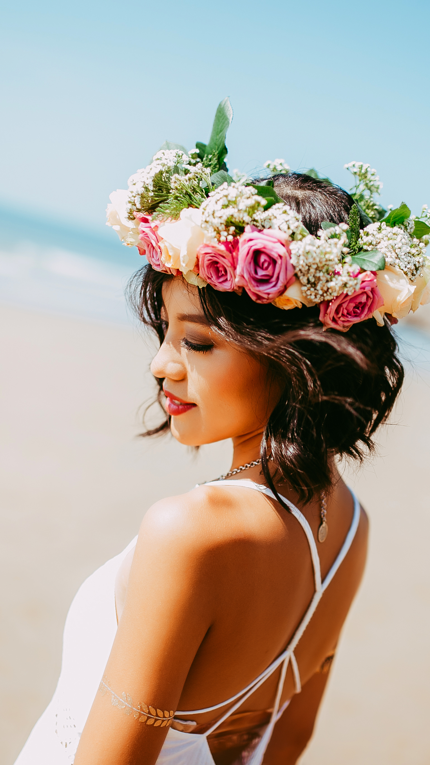 Download mobile wallpaper Wreath, Model, Women, Asian, Black Hair, Short Hair, Lipstick, Depth Of Field for free.