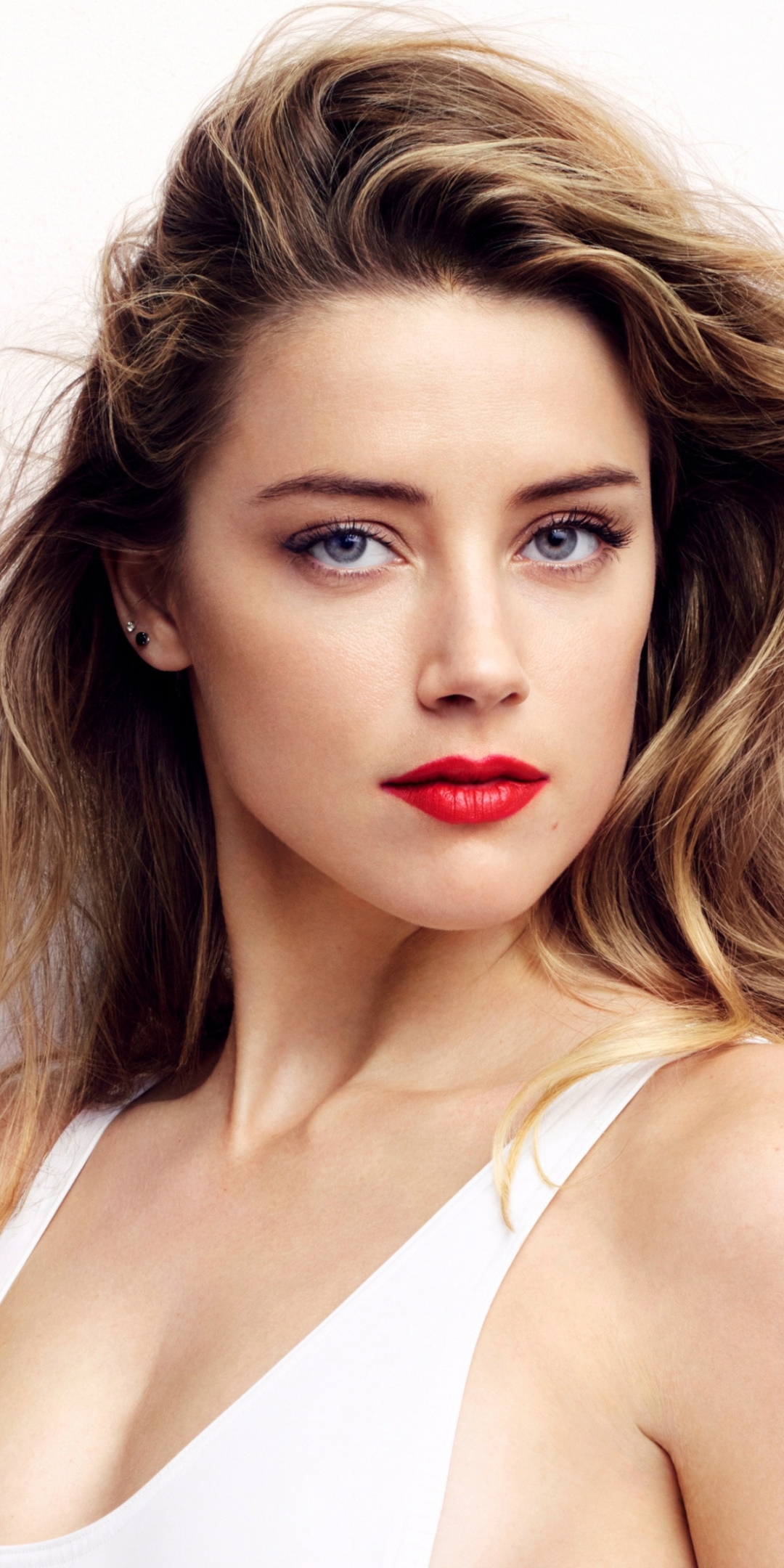 Download mobile wallpaper Blonde, Blue Eyes, American, Celebrity, Actress, Lipstick, Amber Heard for free.