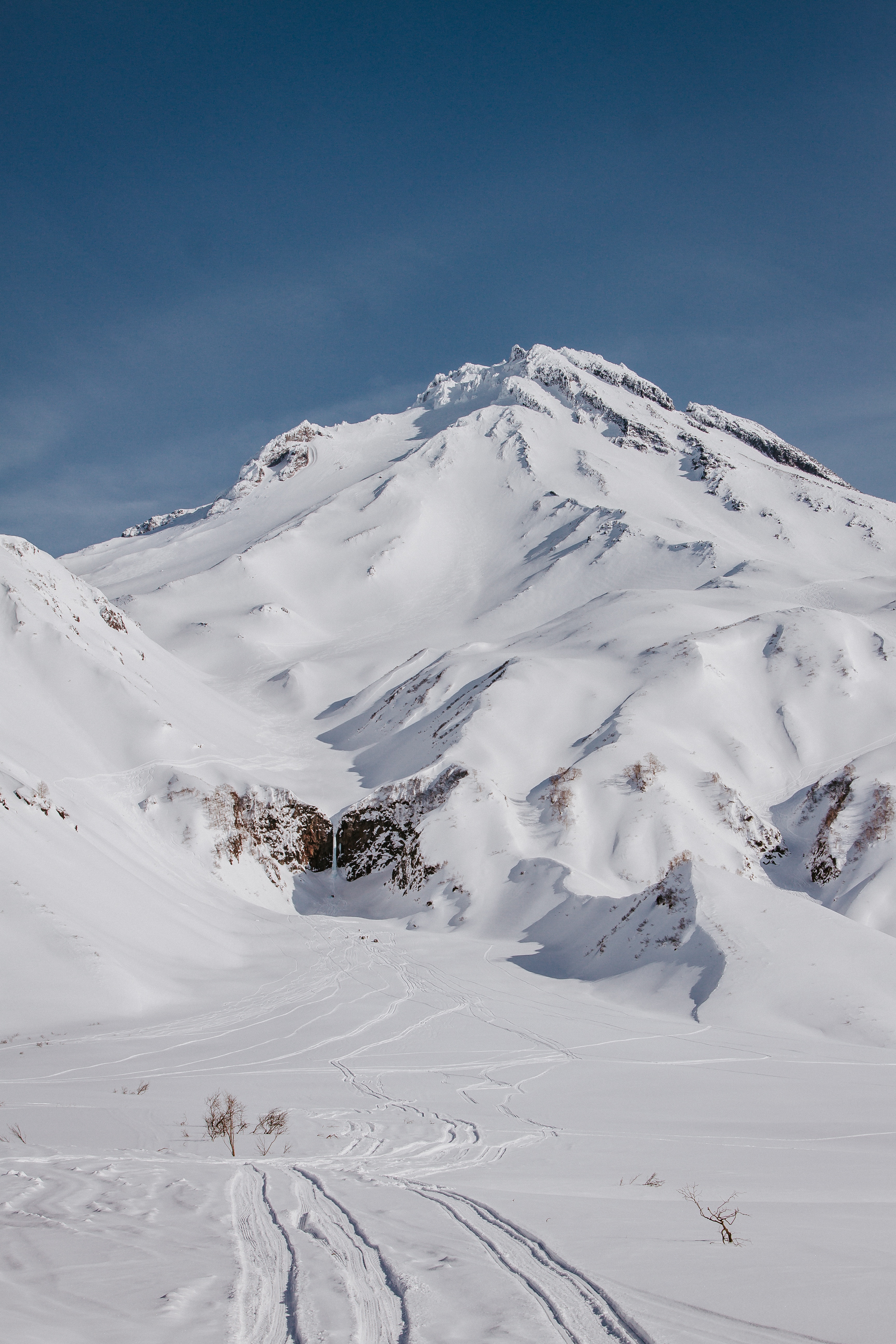 71618 Bild herunterladen natur, weiß, berg, scheitel, nach oben, schneebedeckt, snowbound, steigung, vulkanisch, vulkanischen - Hintergrundbilder und Bildschirmschoner kostenlos