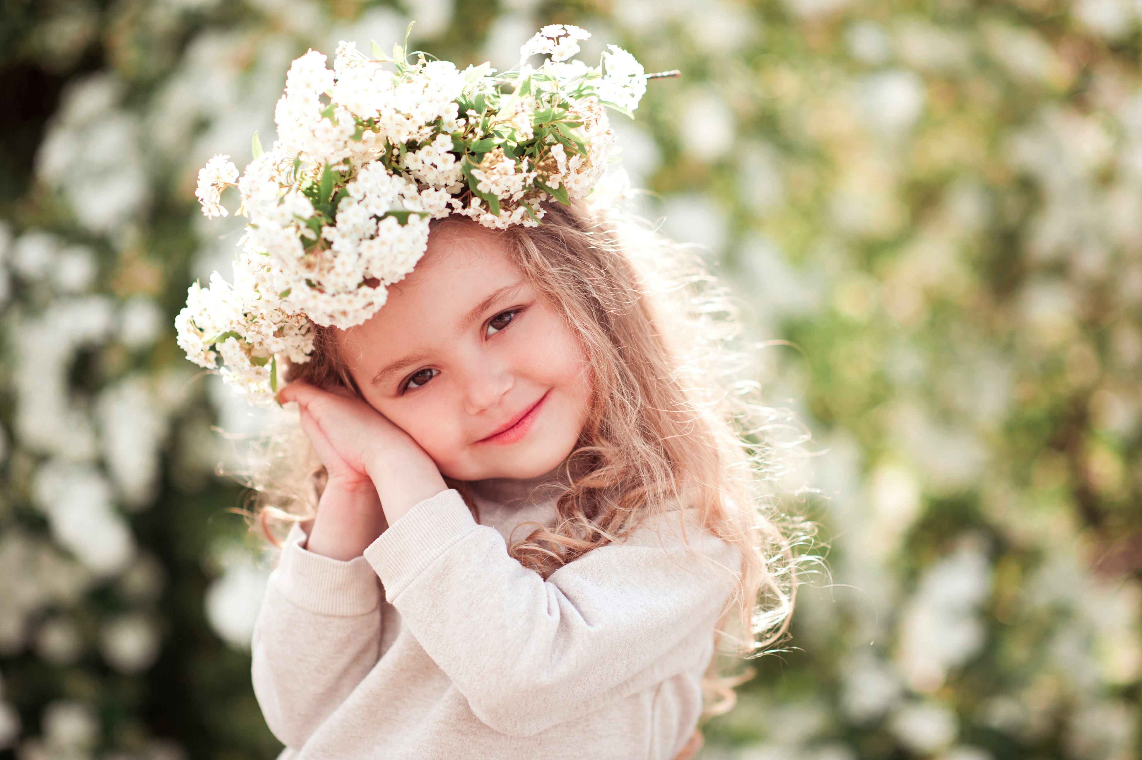 Free download wallpaper Child, Wreath, Photography, White Flower, Little Girl, Depth Of Field on your PC desktop