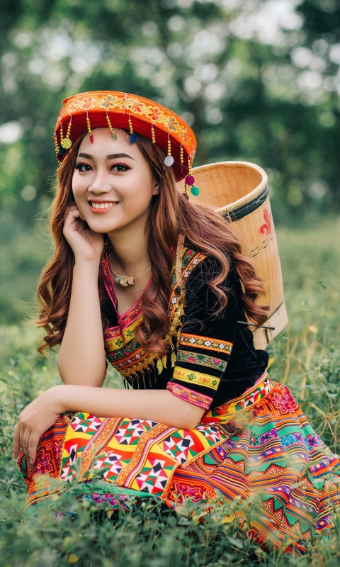 Download mobile wallpaper Smile, Model, Women, Asian, Brown Eyes, Depth Of Field, Traditional Costume for free.