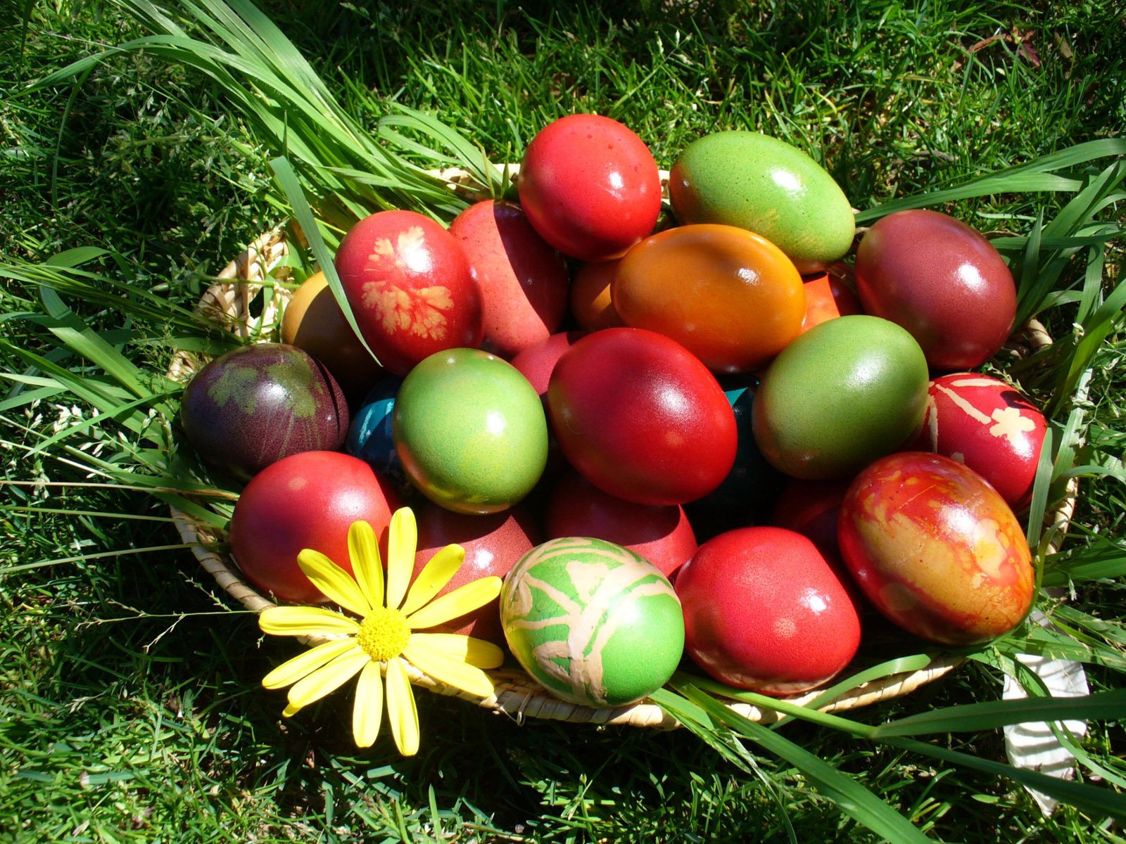 Download mobile wallpaper Easter, Holiday, Basket, Egg, Easter Egg for free.